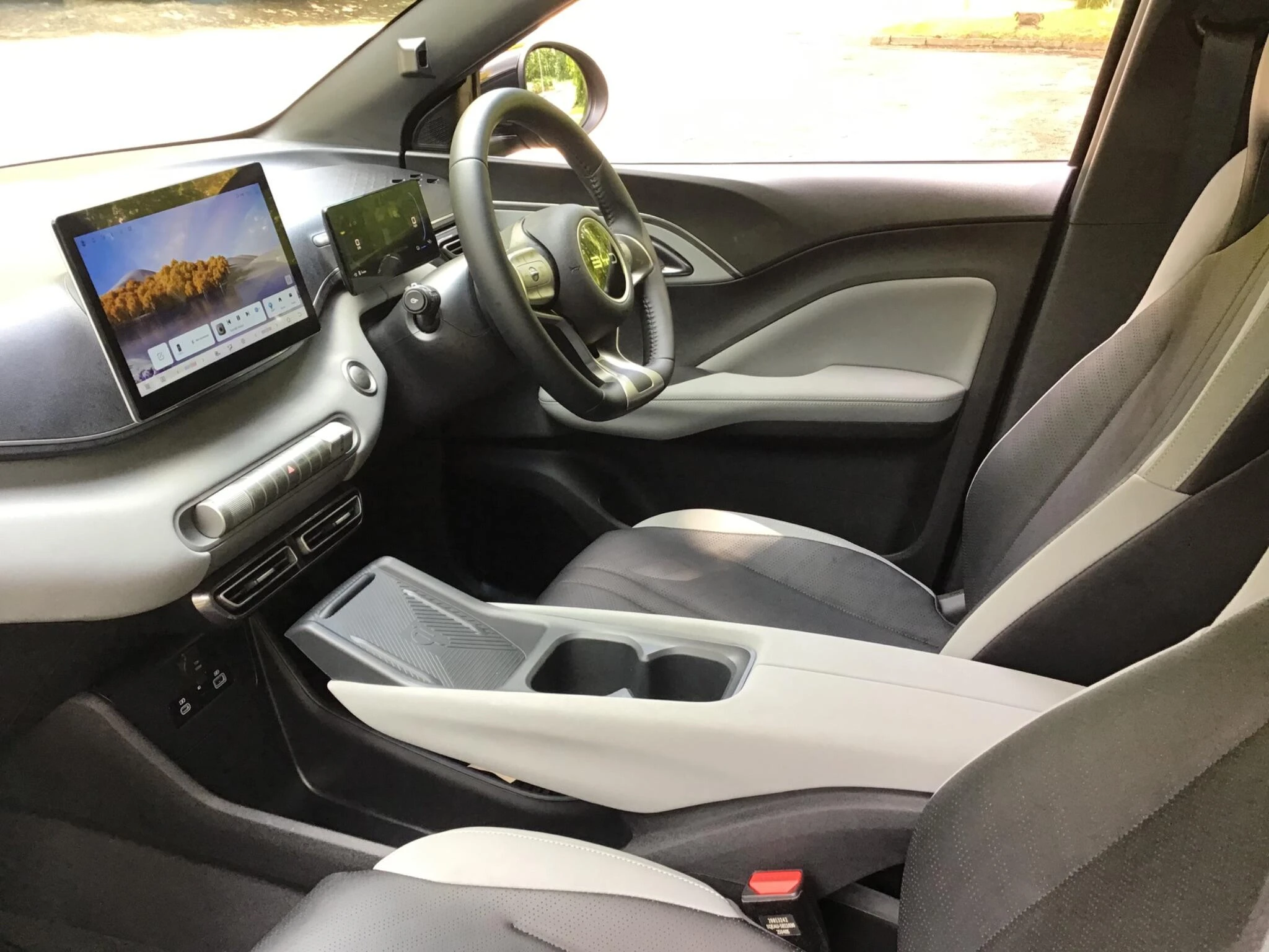 Vehicle image 48