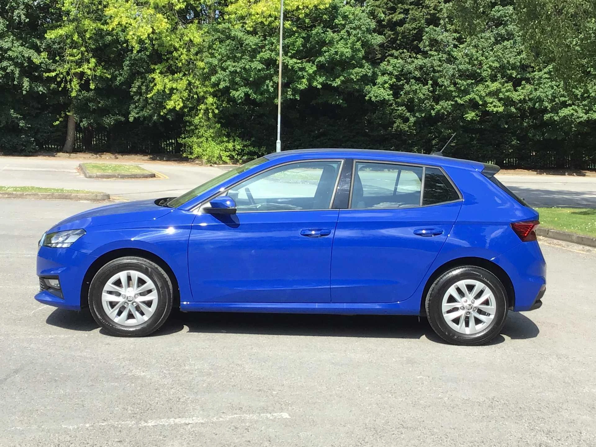 Vehicle image 4