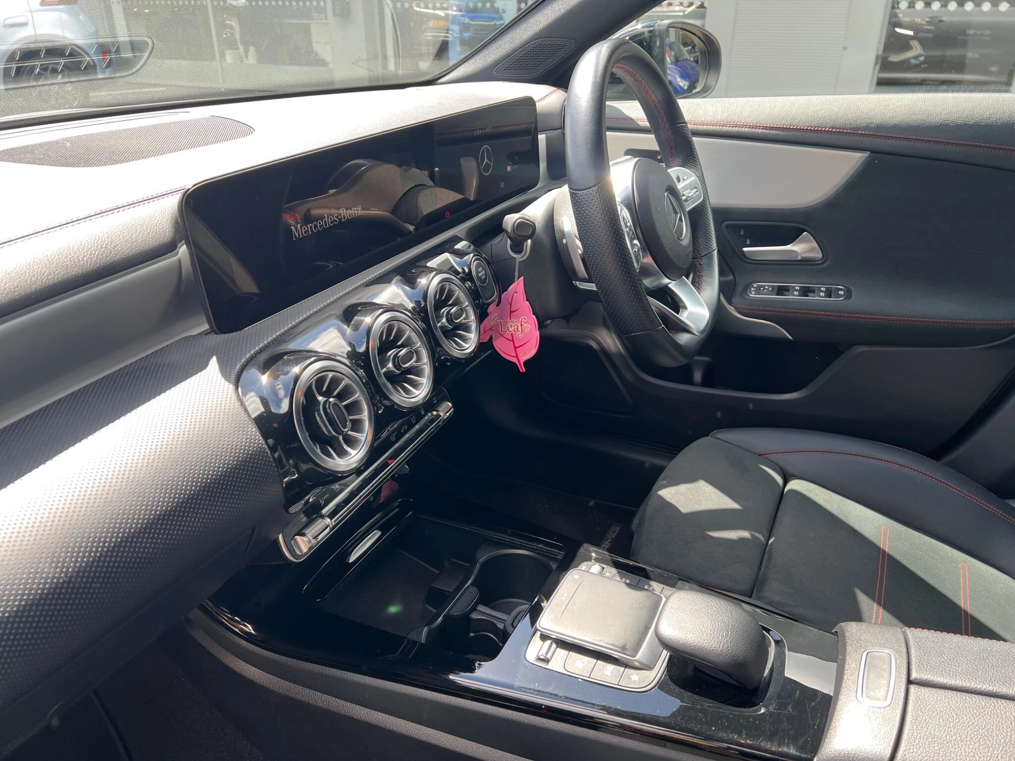 Vehicle image 26