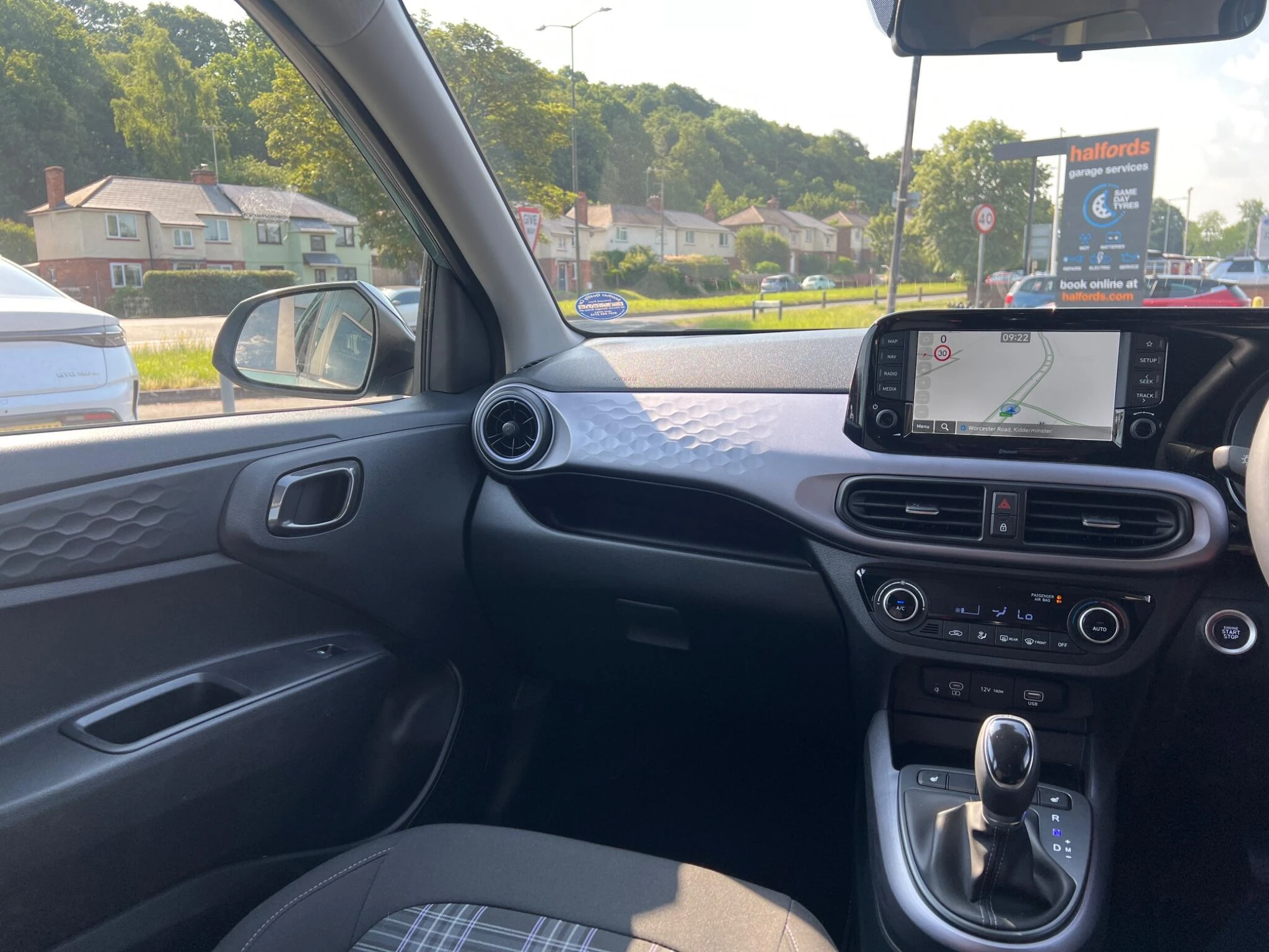 Vehicle image 21