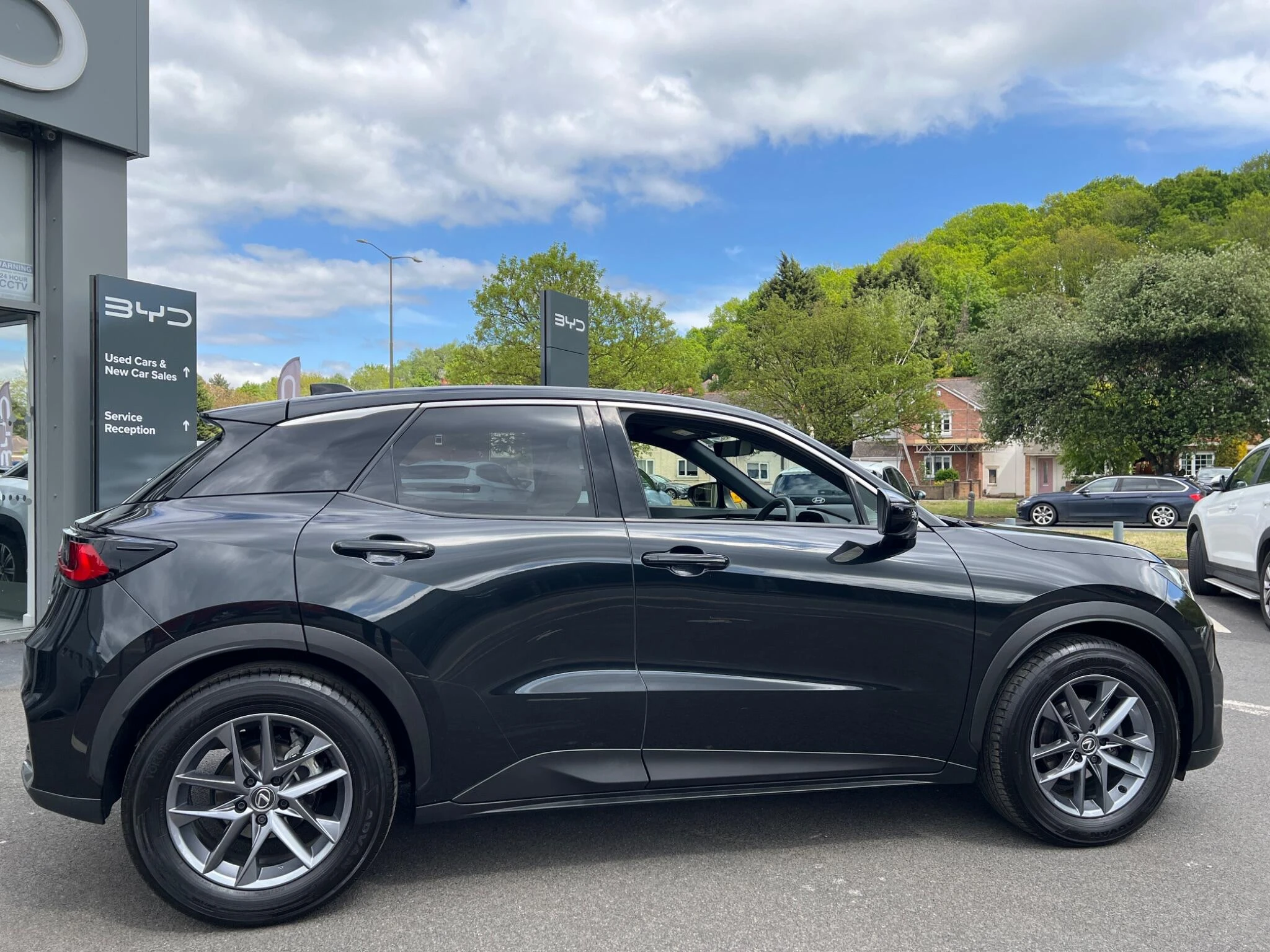 Vehicle image 13
