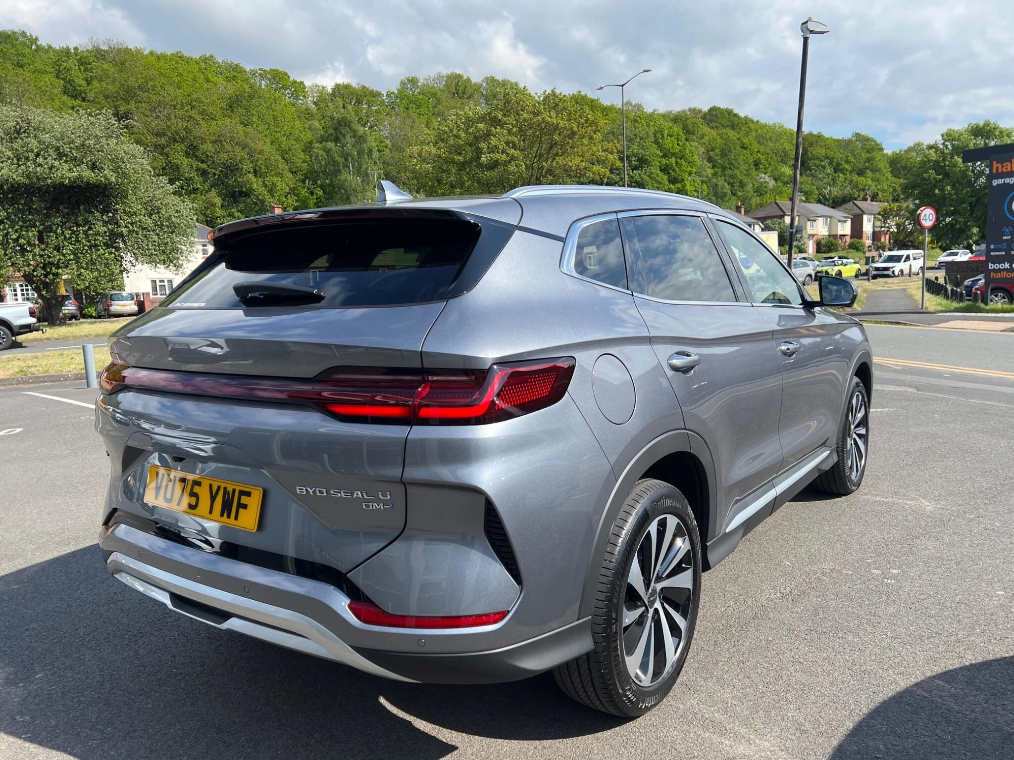 Vehicle image 9