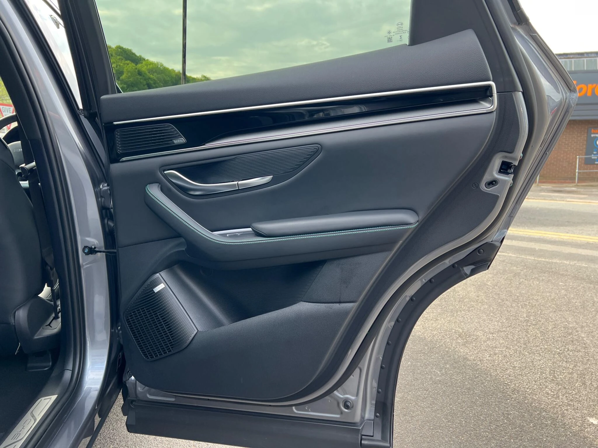 Vehicle image 31