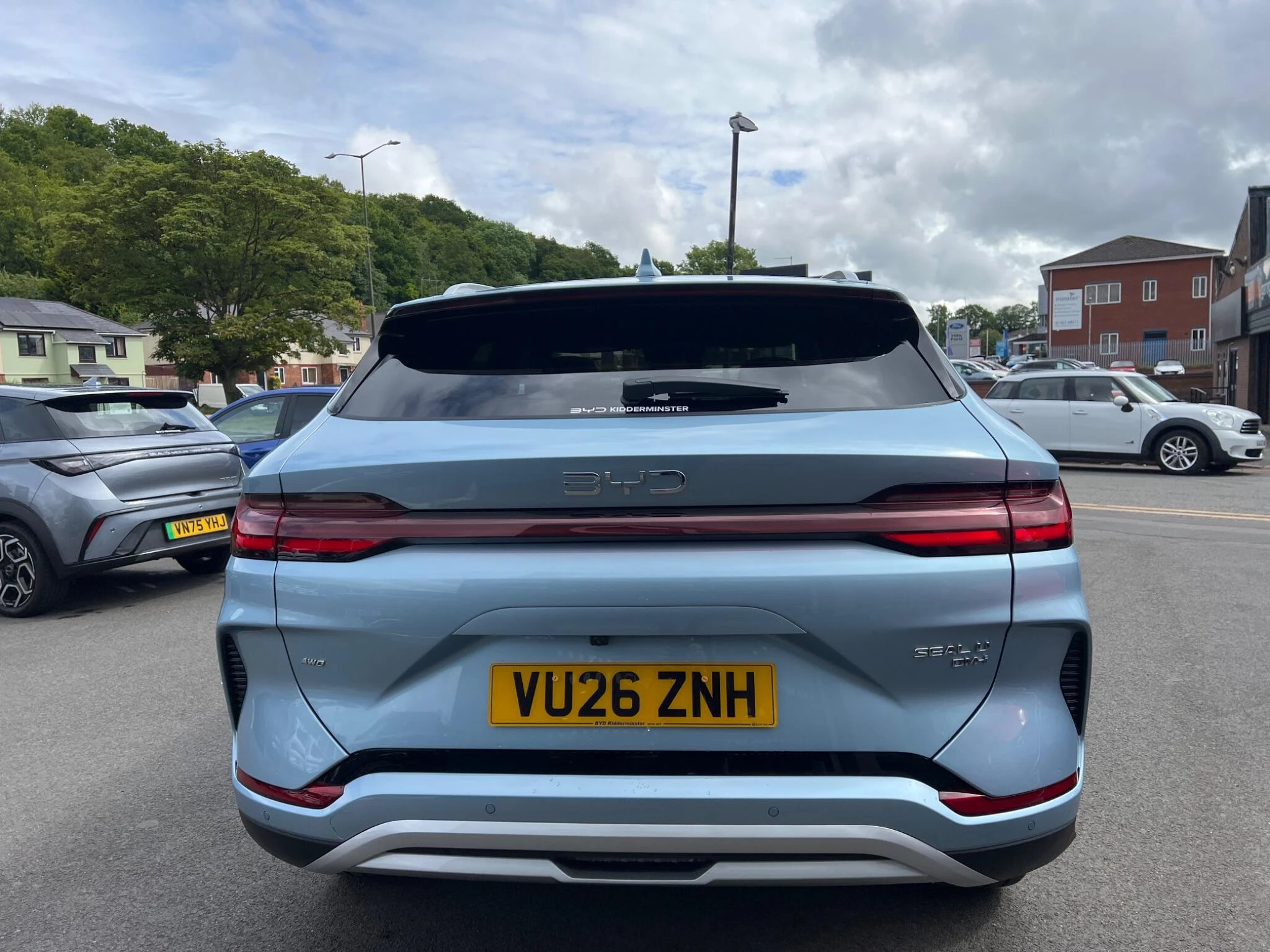 Vehicle image 14