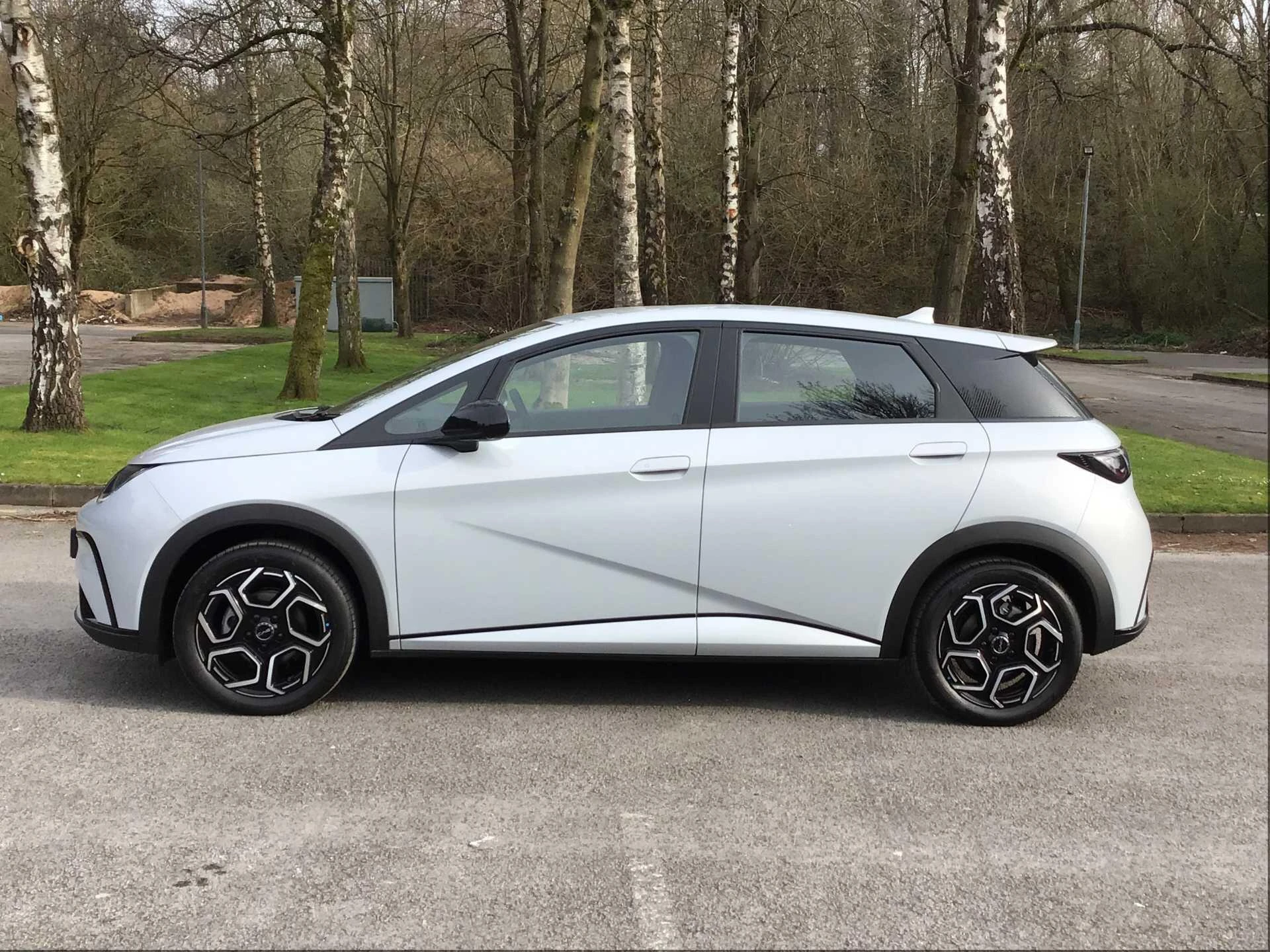Vehicle image 4