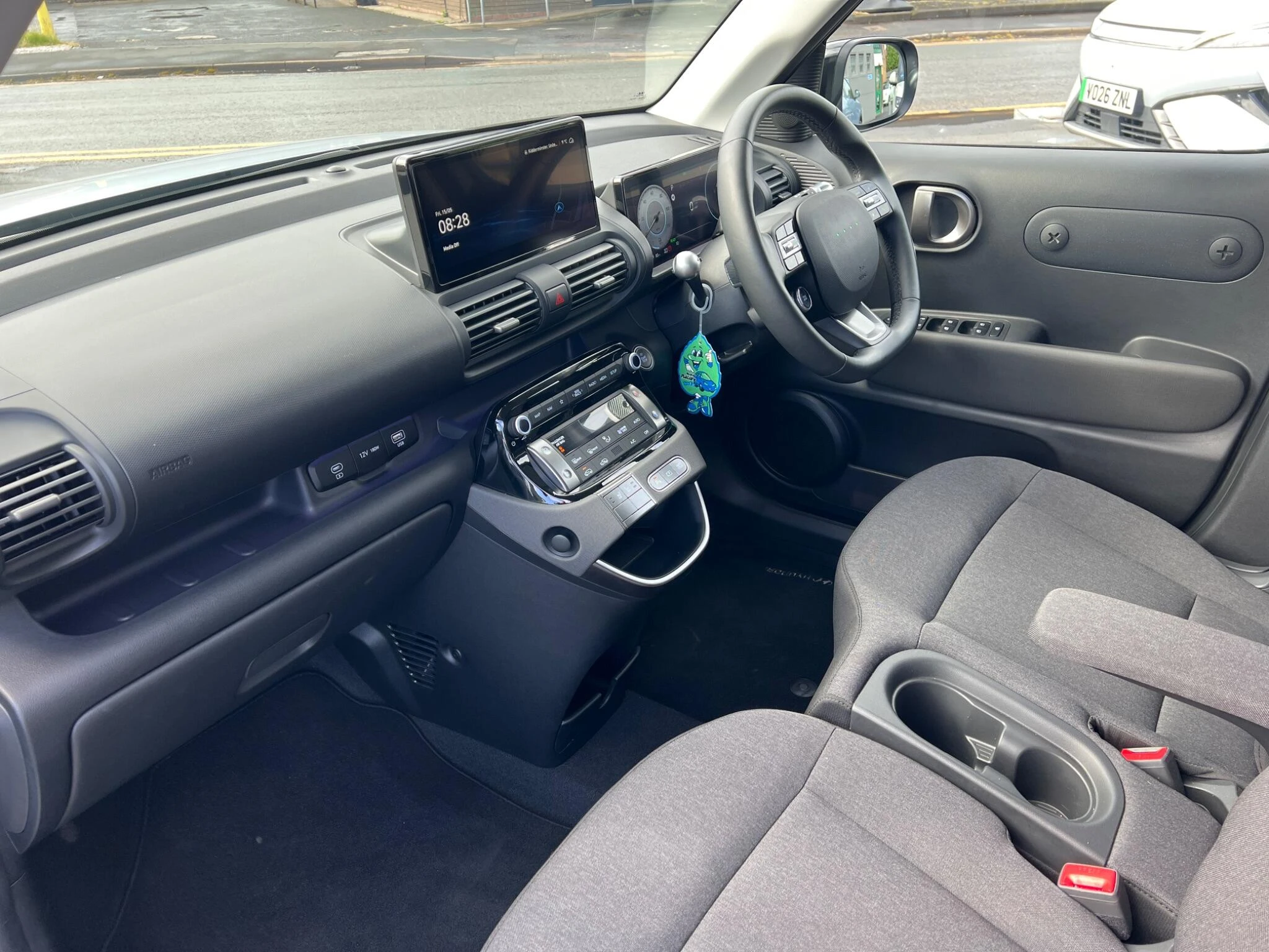 Vehicle image 15