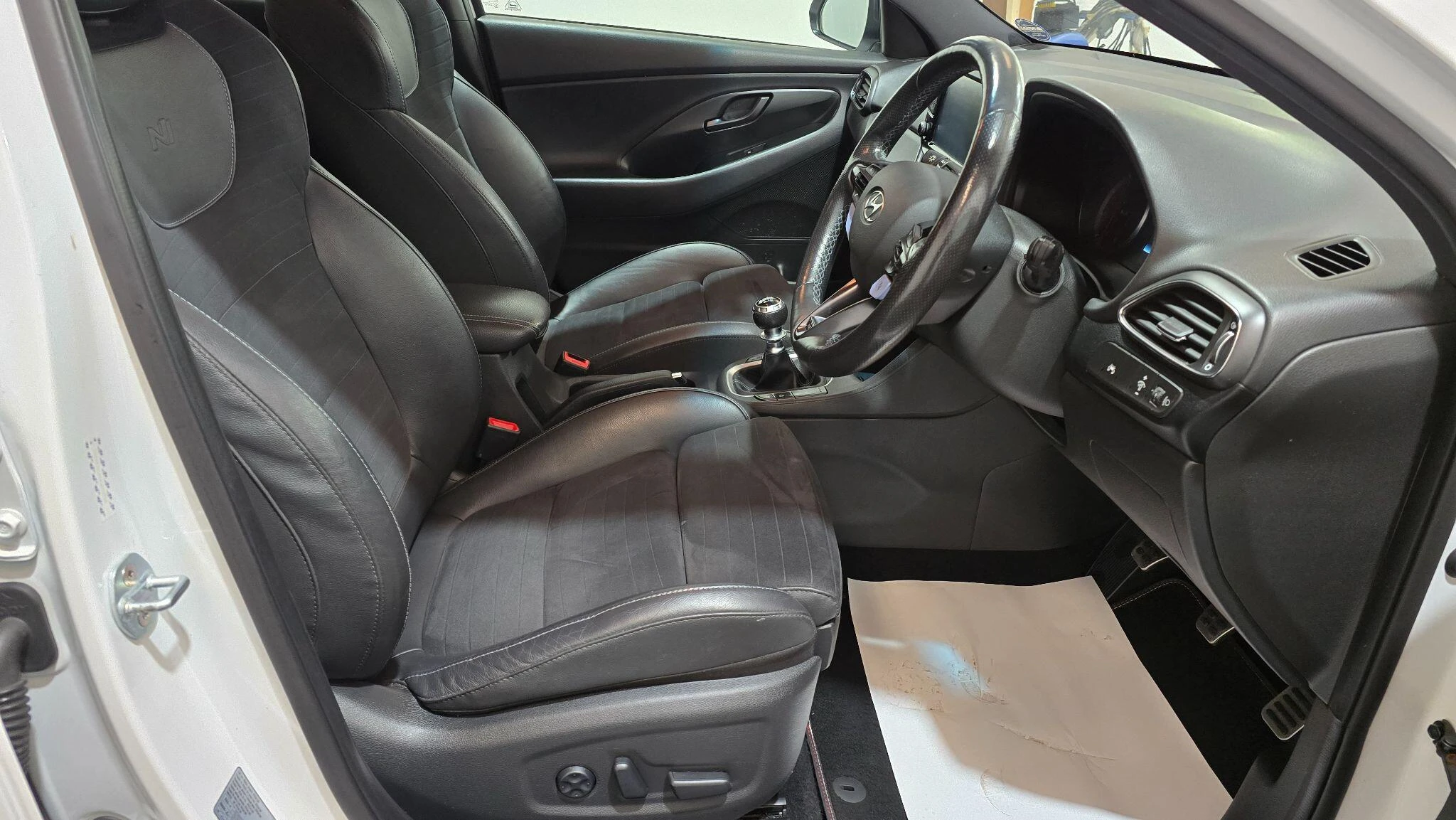 Vehicle image 25