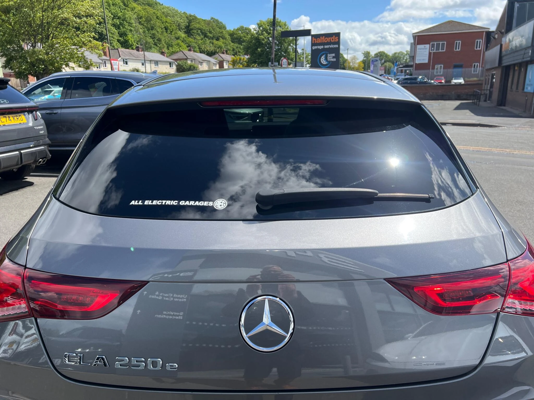 Vehicle image 14