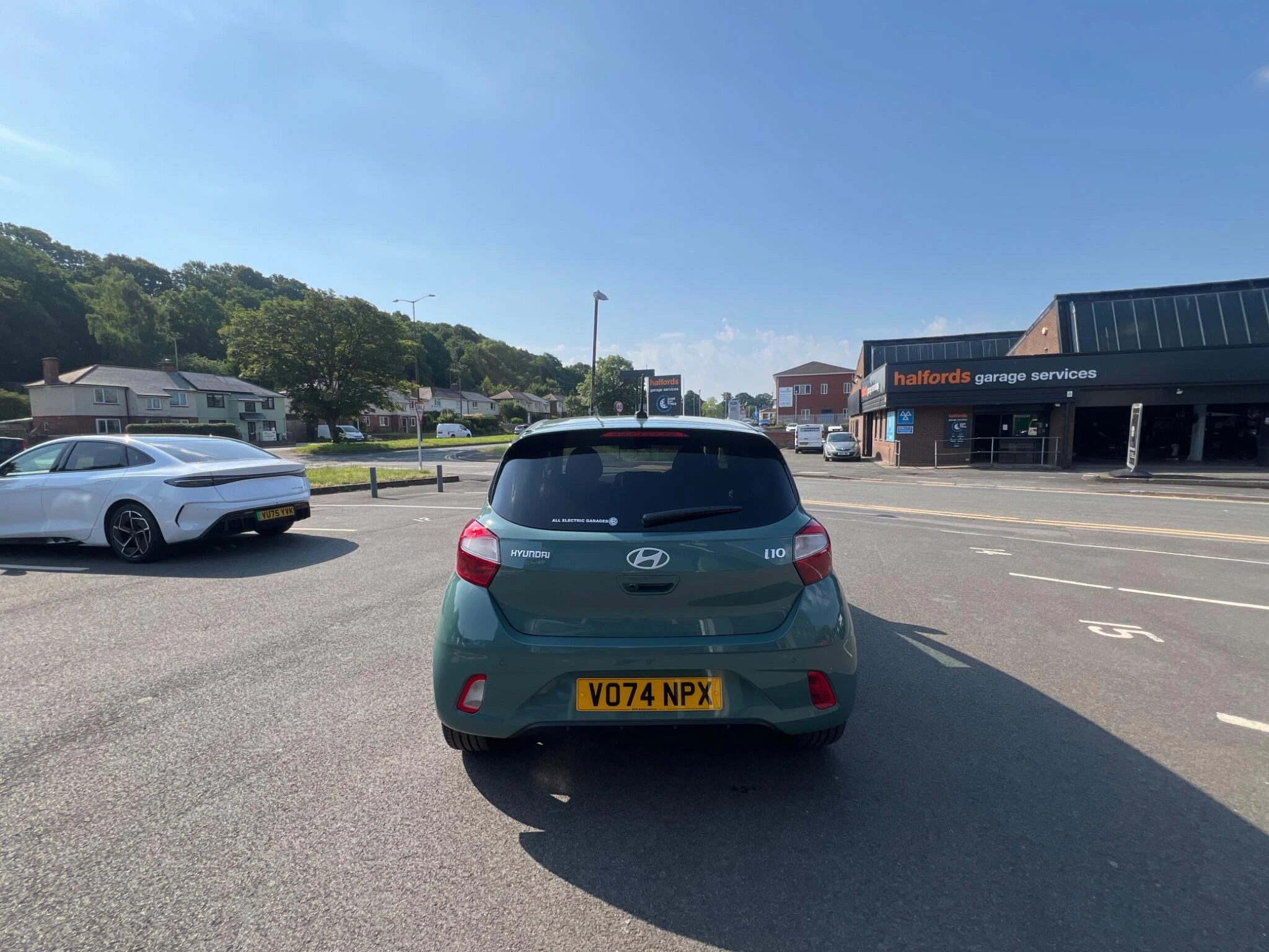 Vehicle image 13