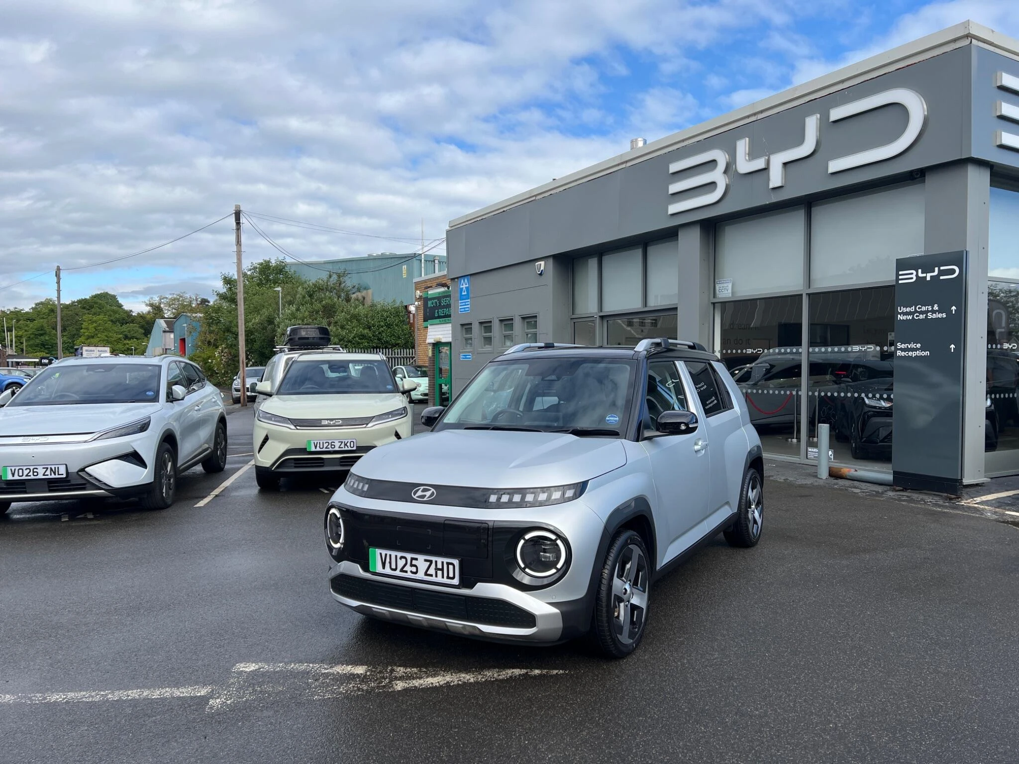 Vehicle image 3
