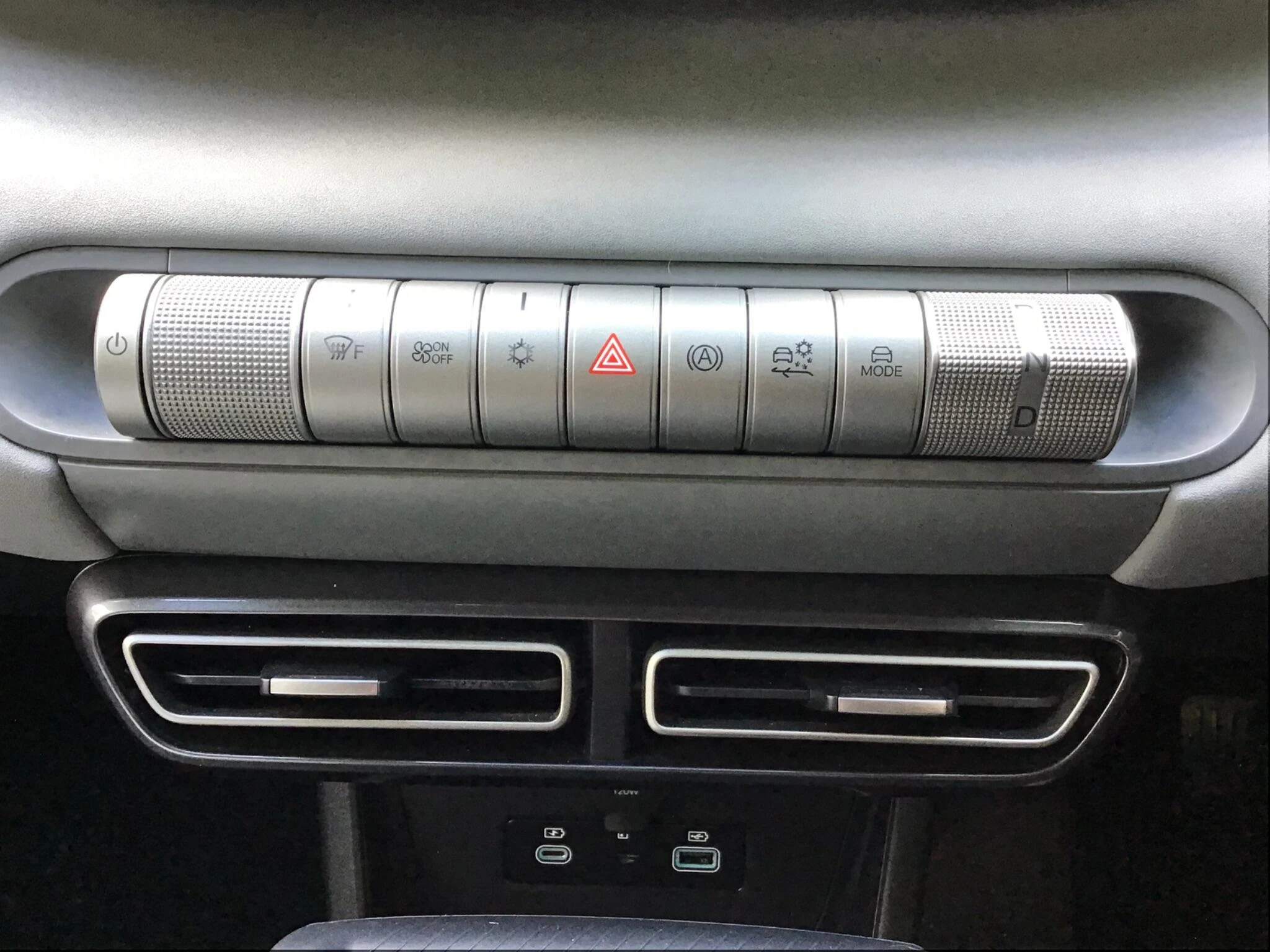 Vehicle image 60