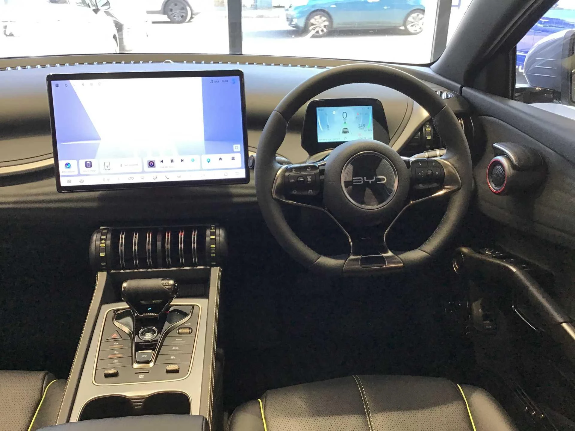 Vehicle image 16