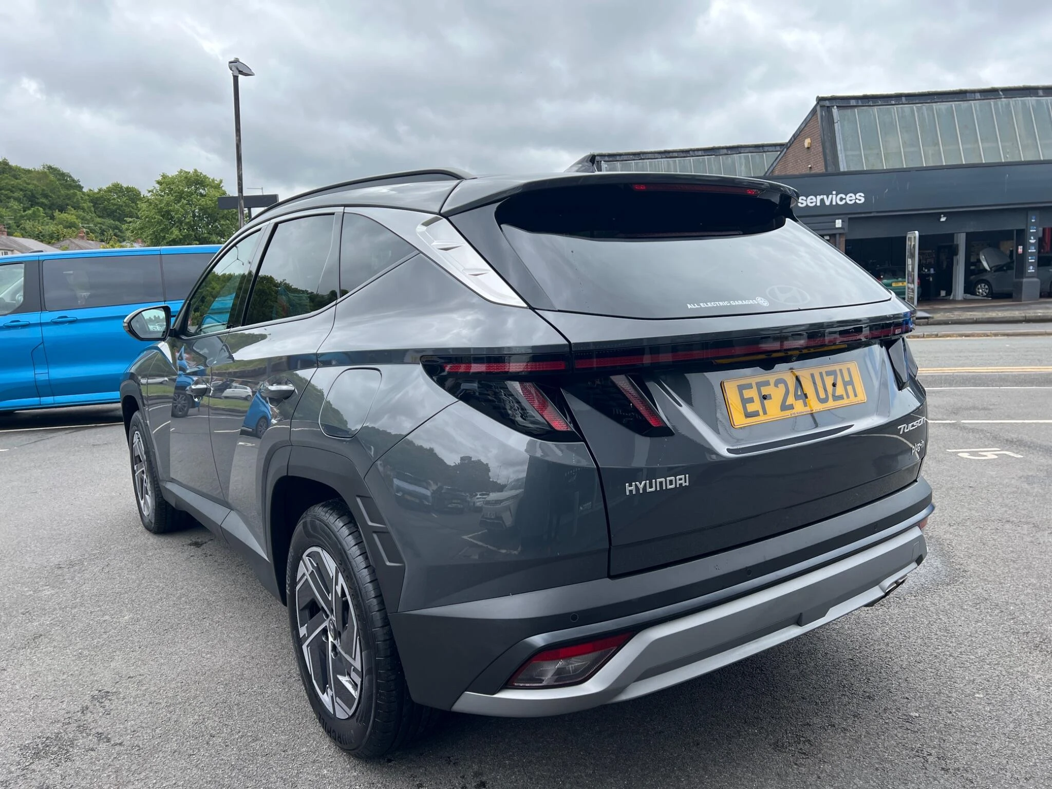 Vehicle image 4