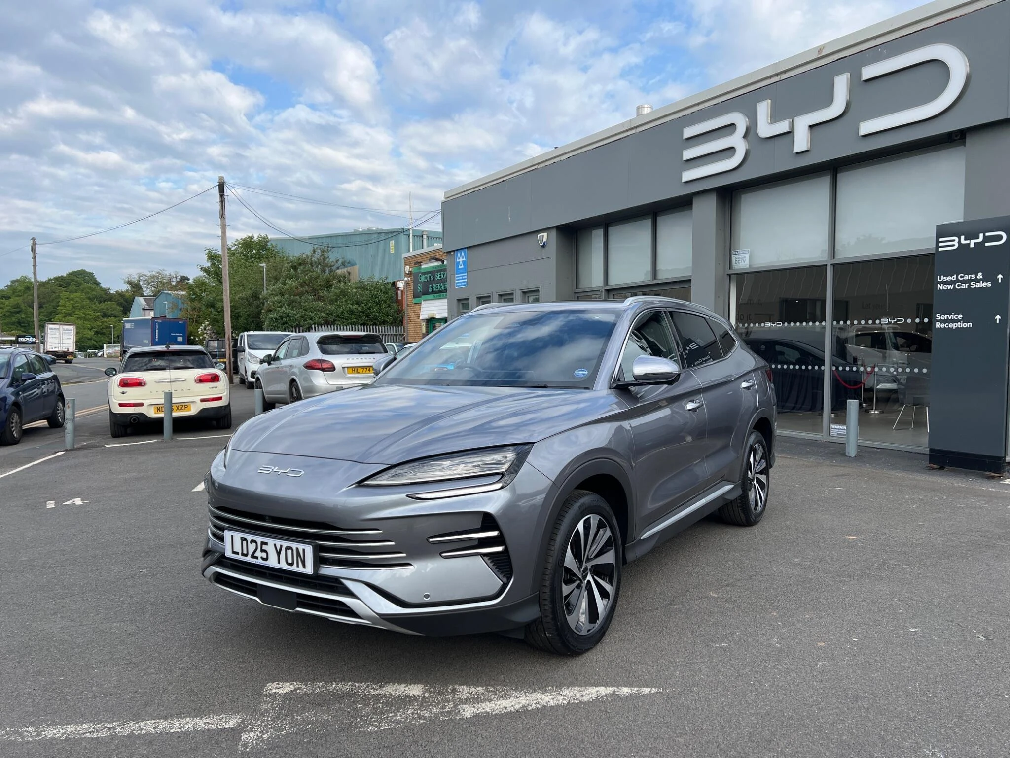 Vehicle image 3