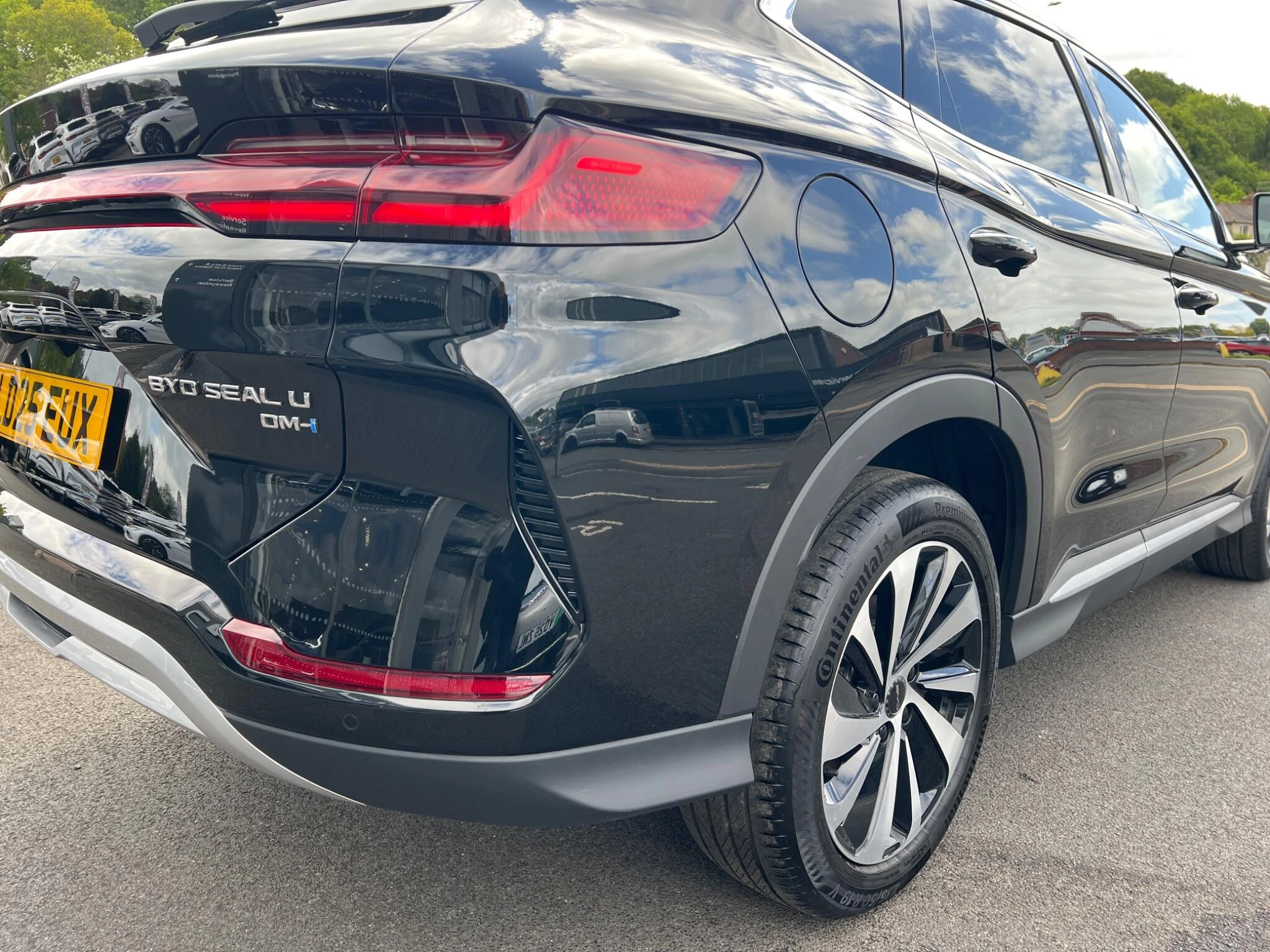 Vehicle image 15