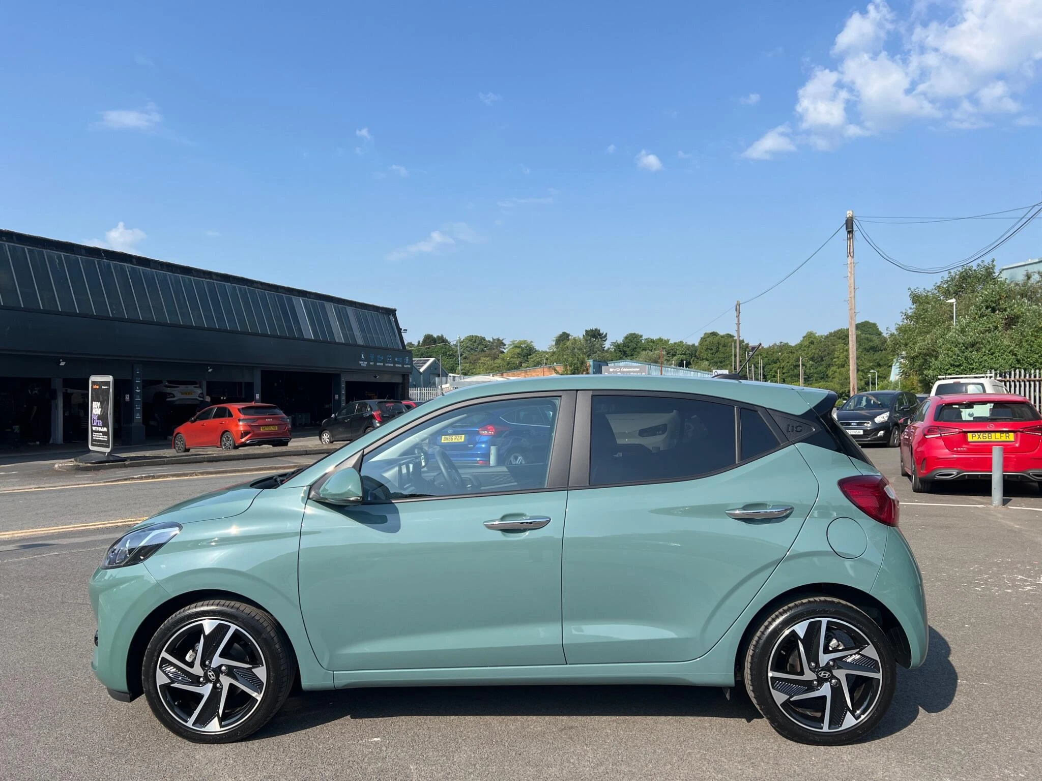 Vehicle image 11