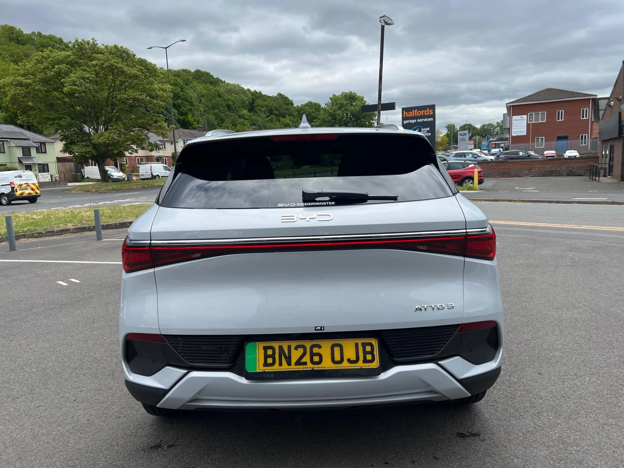 Vehicle image 16