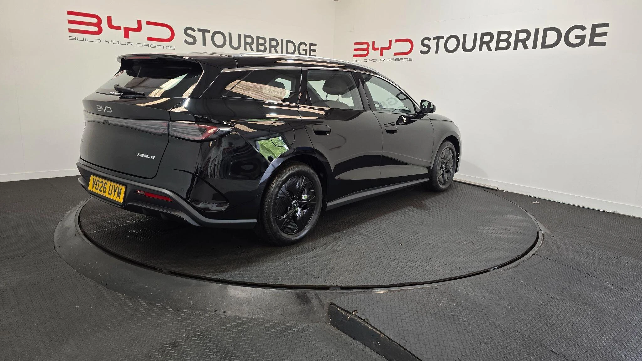 Vehicle image 18