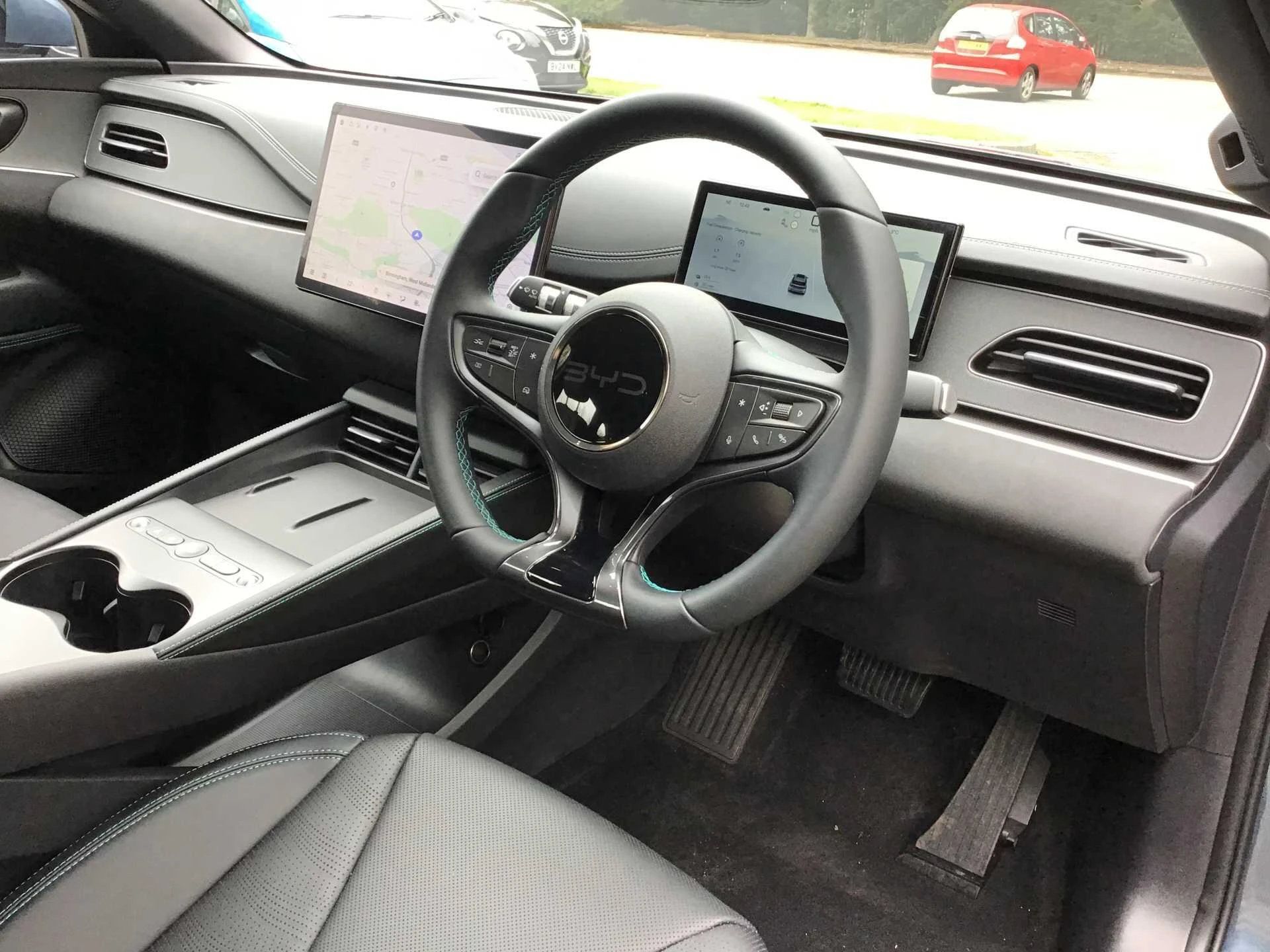 Vehicle image 16