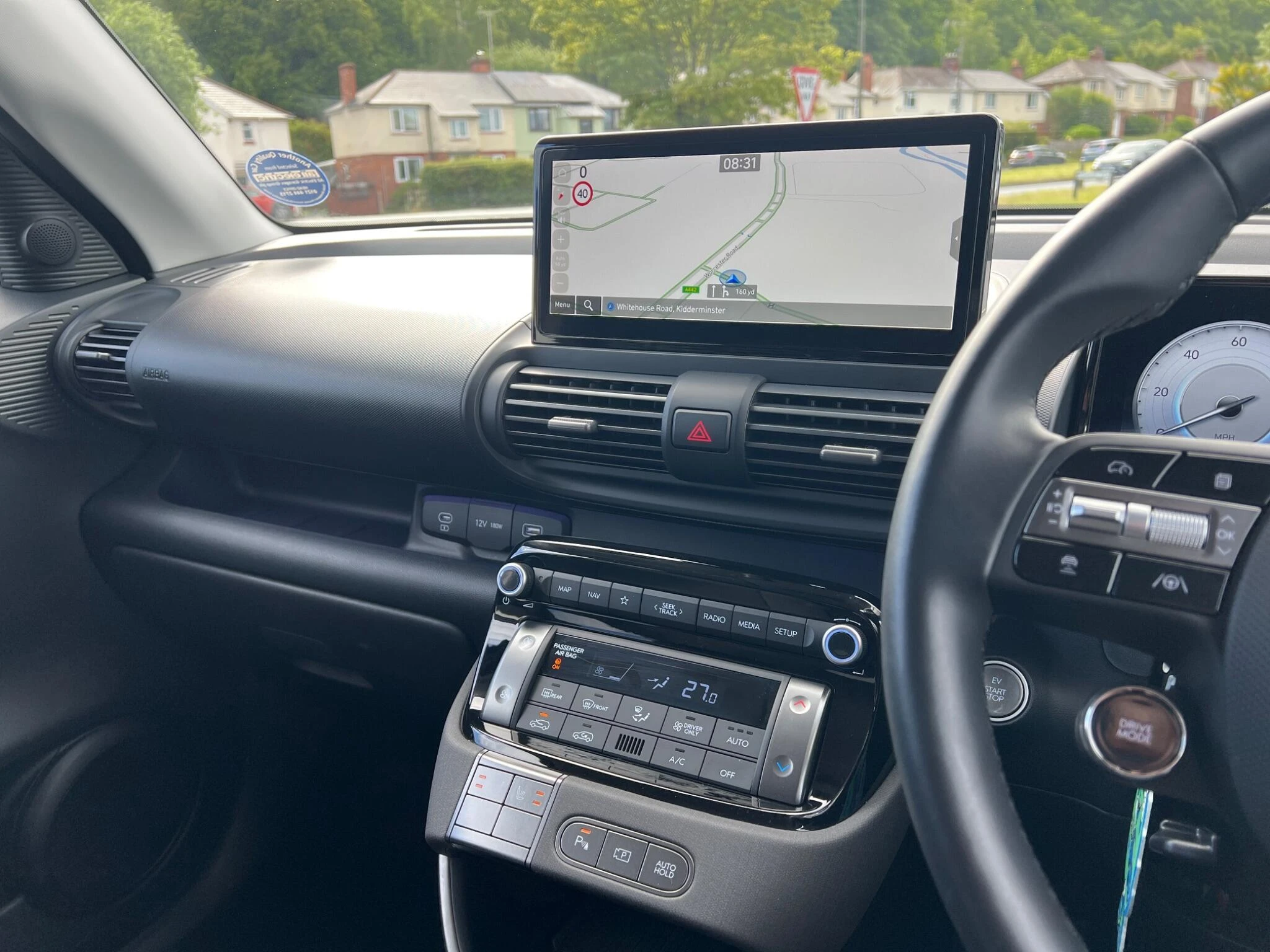 Vehicle image 32