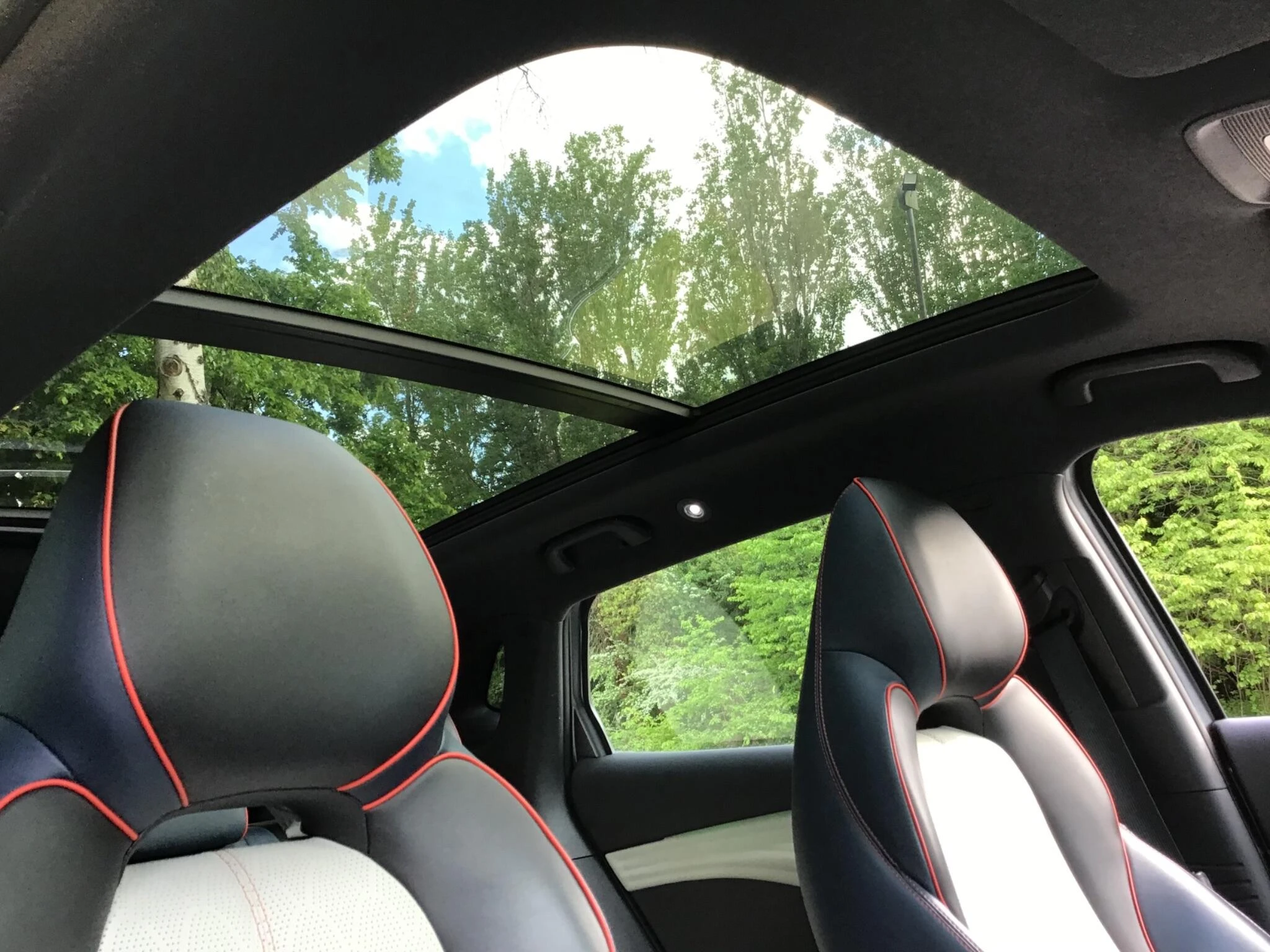 Vehicle image 32