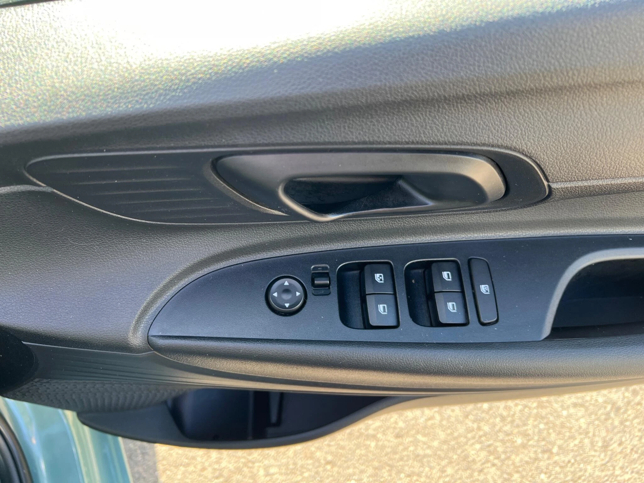 Vehicle image 27