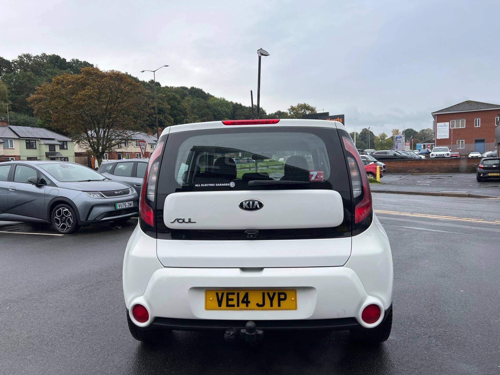 Vehicle image 10