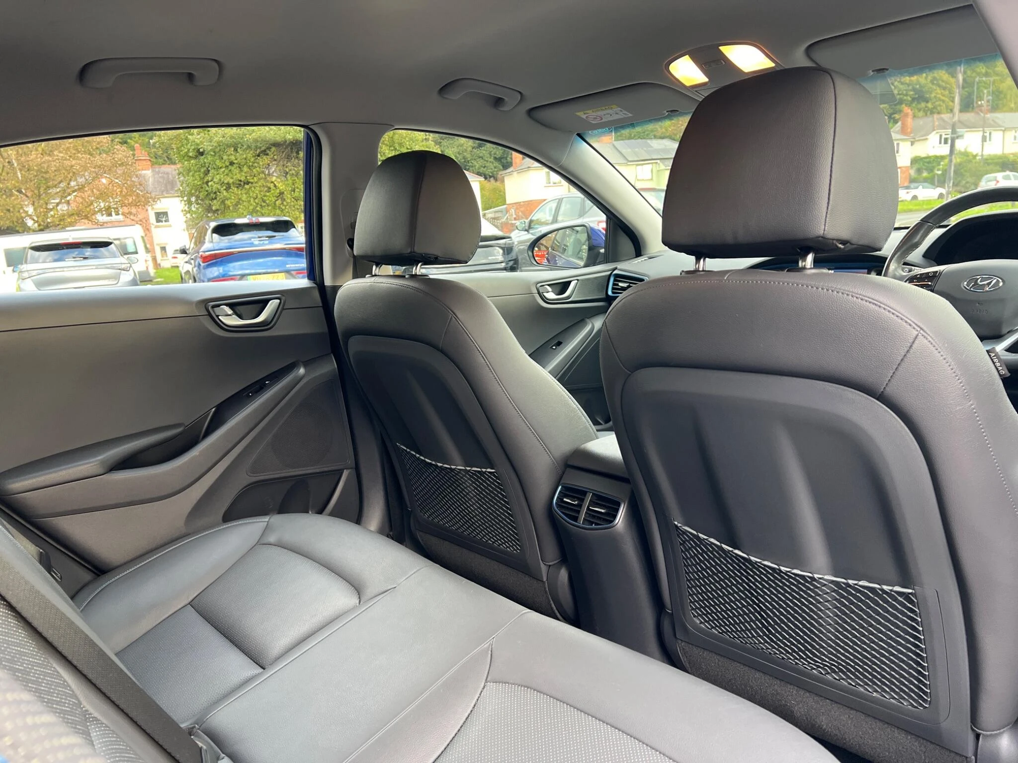 Vehicle image 21