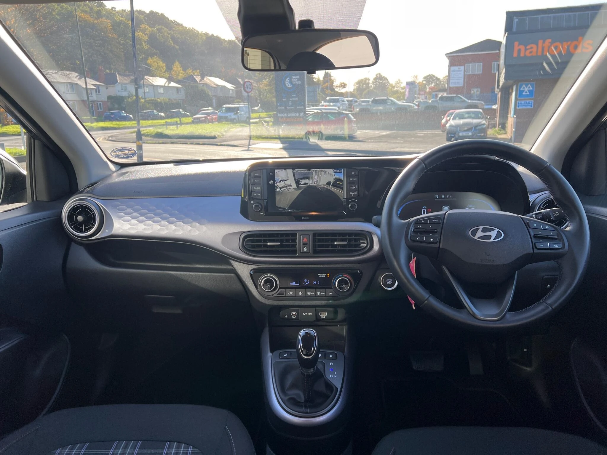 Vehicle image 19