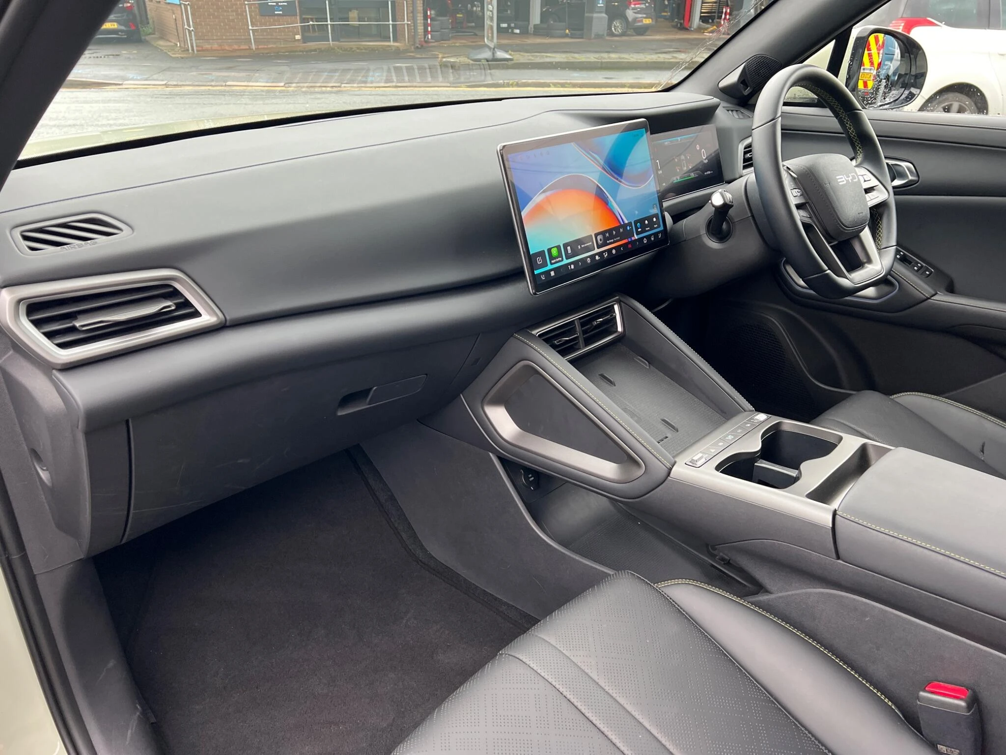 Vehicle image 14