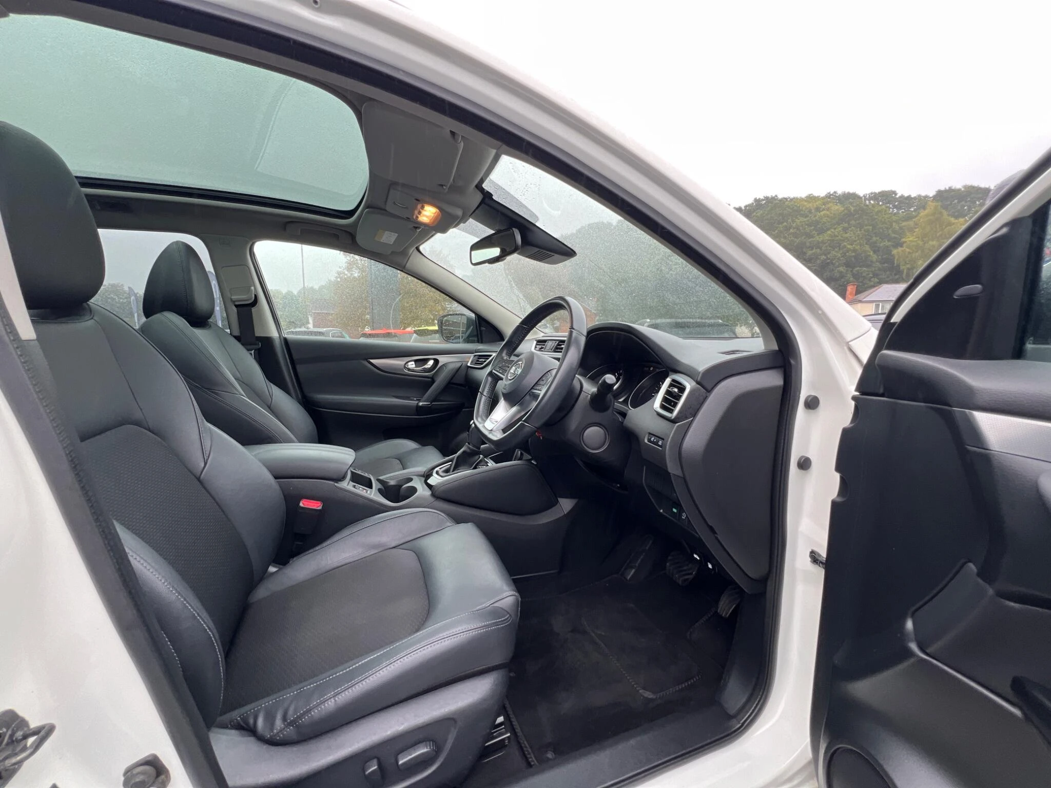 Vehicle image 24