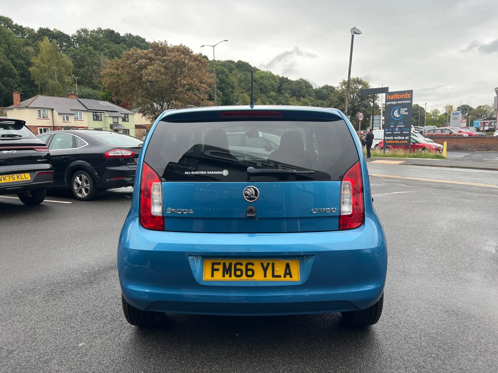 Vehicle image 11