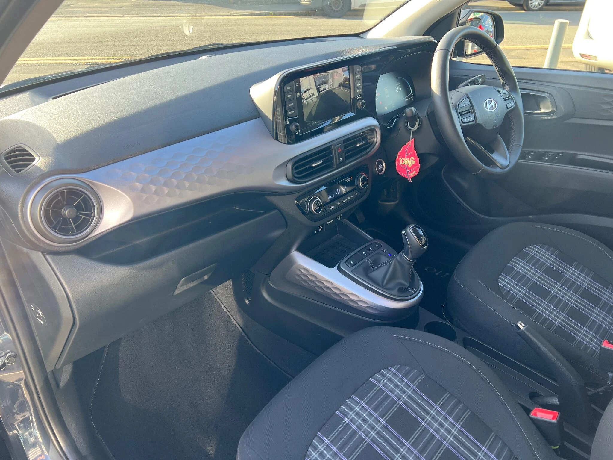 Vehicle image 22