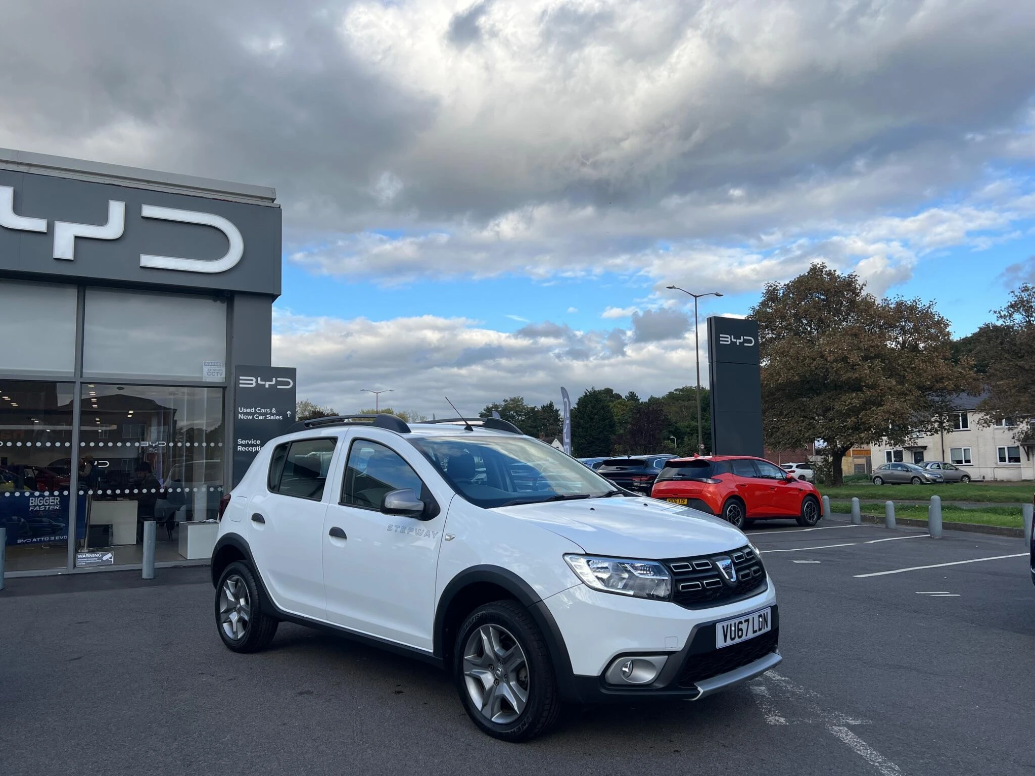Vehicle image 6