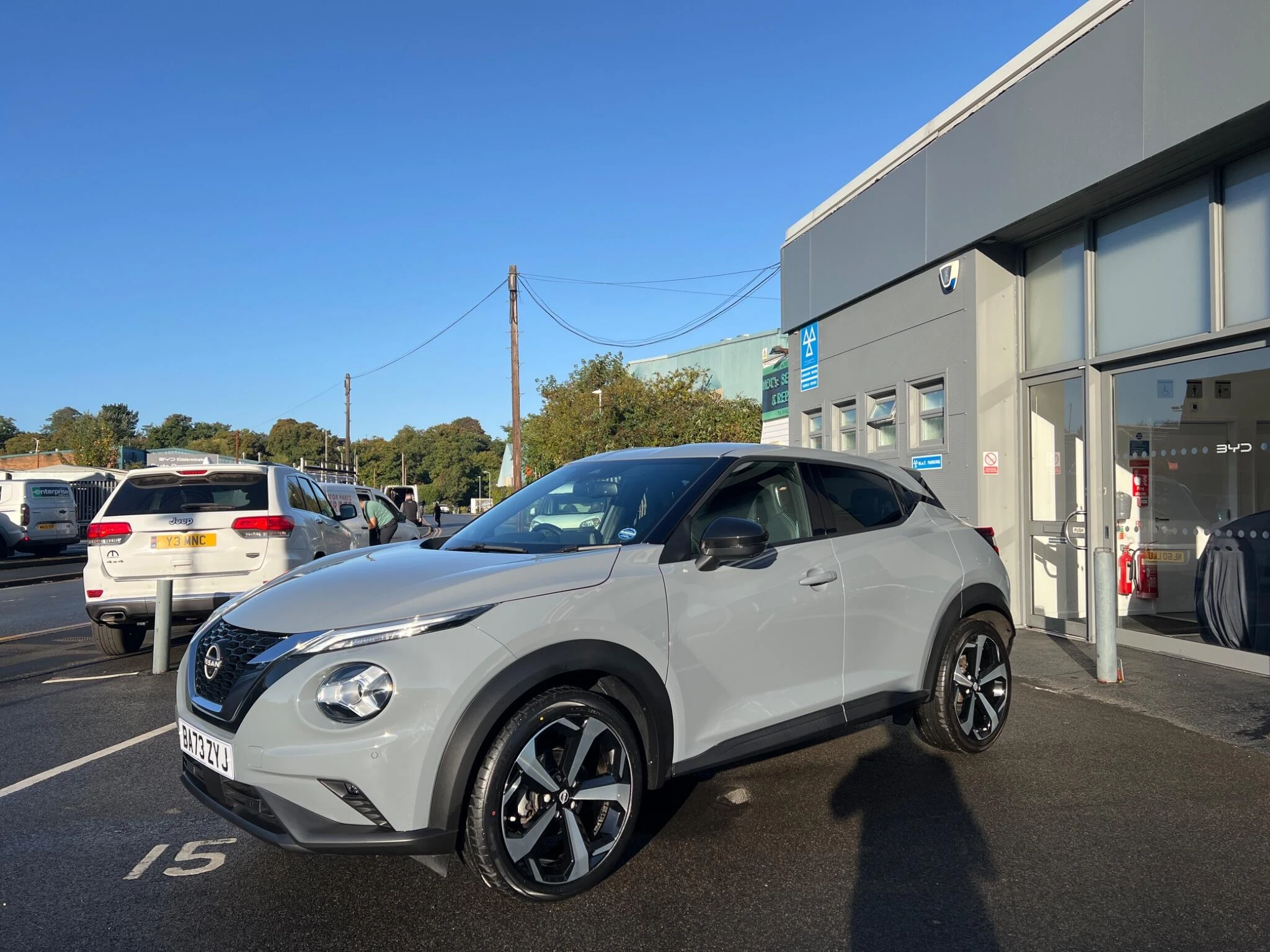 Vehicle image 6