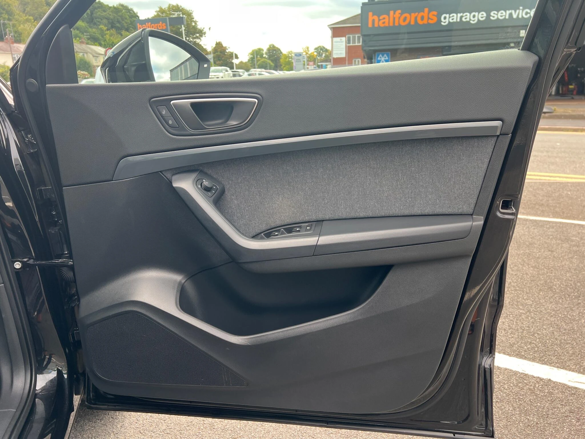 Vehicle image 30