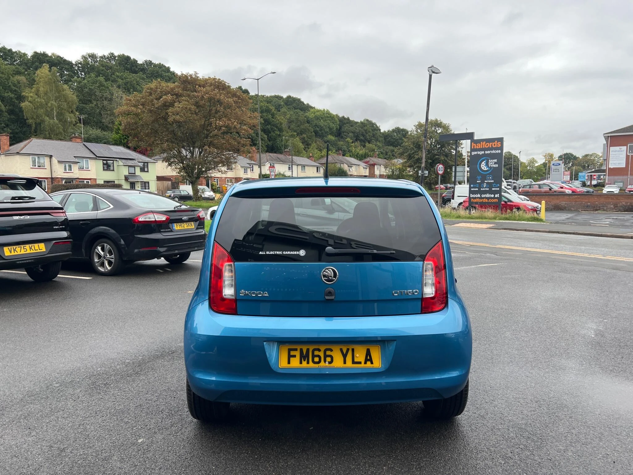 Vehicle image 12