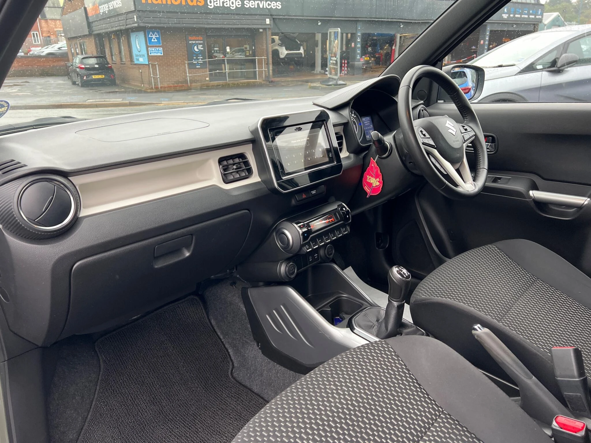 Vehicle image 13