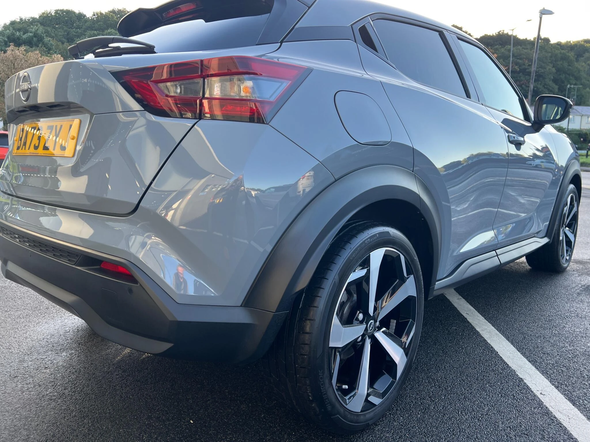 Vehicle image 15