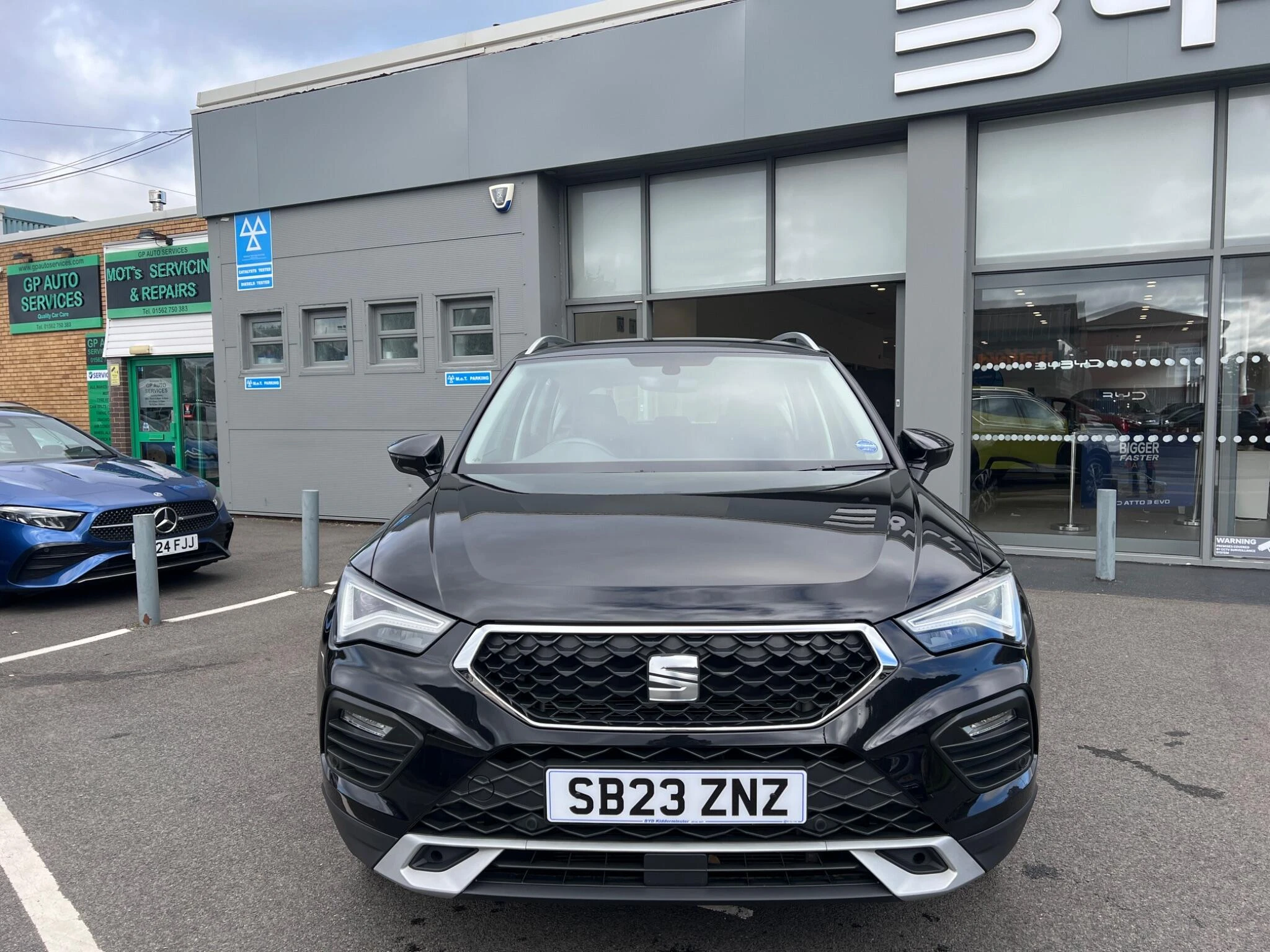 Vehicle image 12