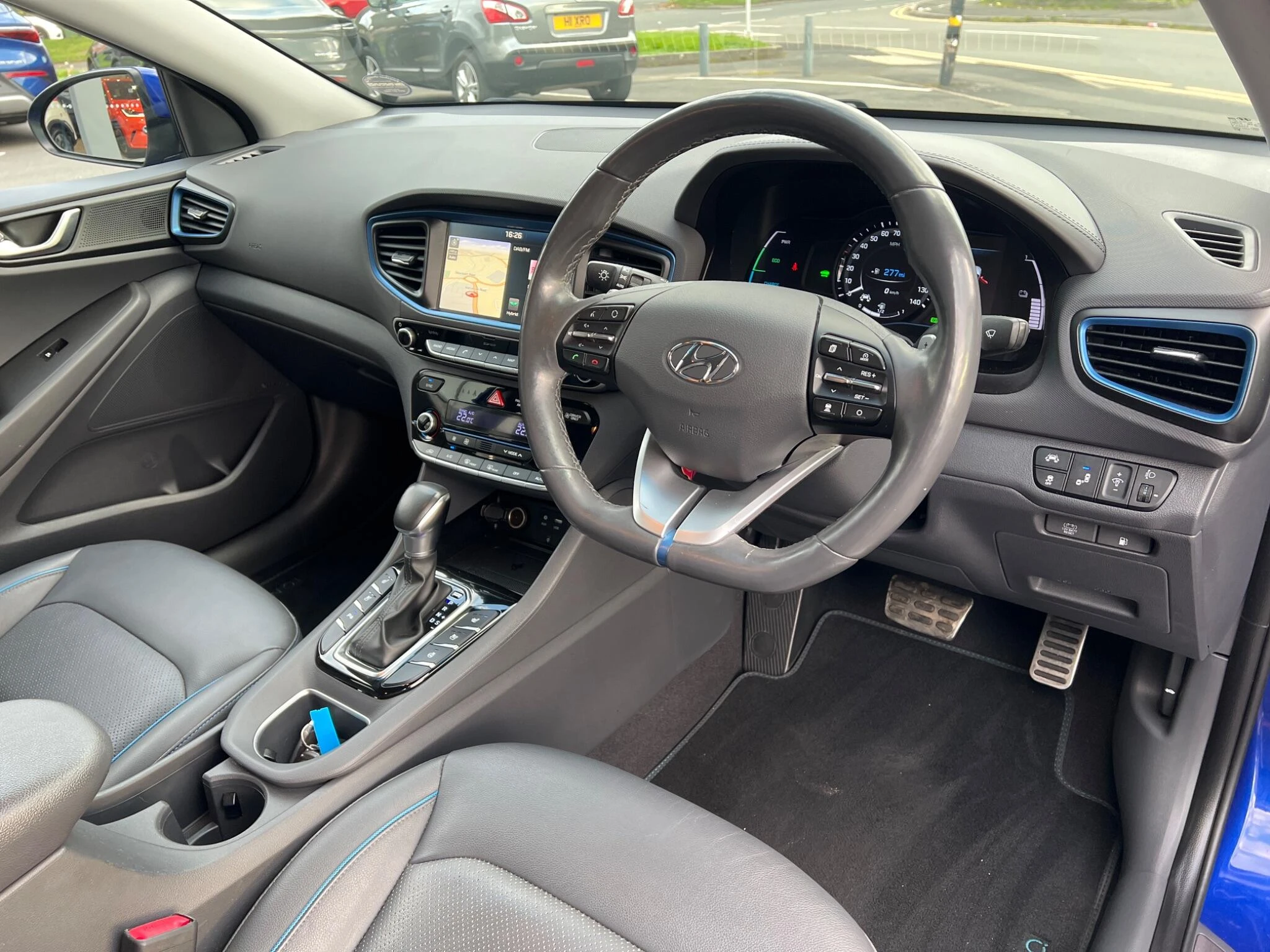 Vehicle image 17