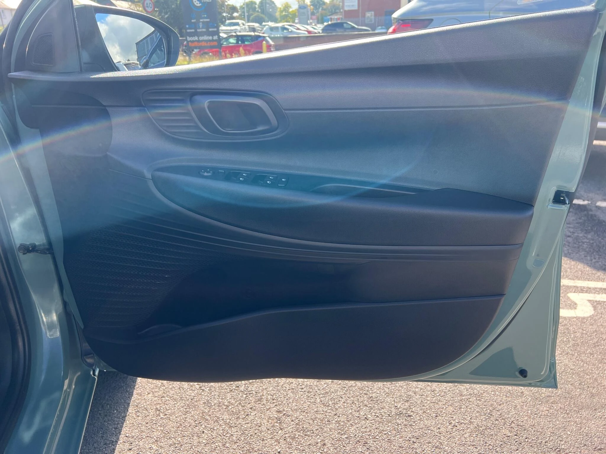 Vehicle image 28