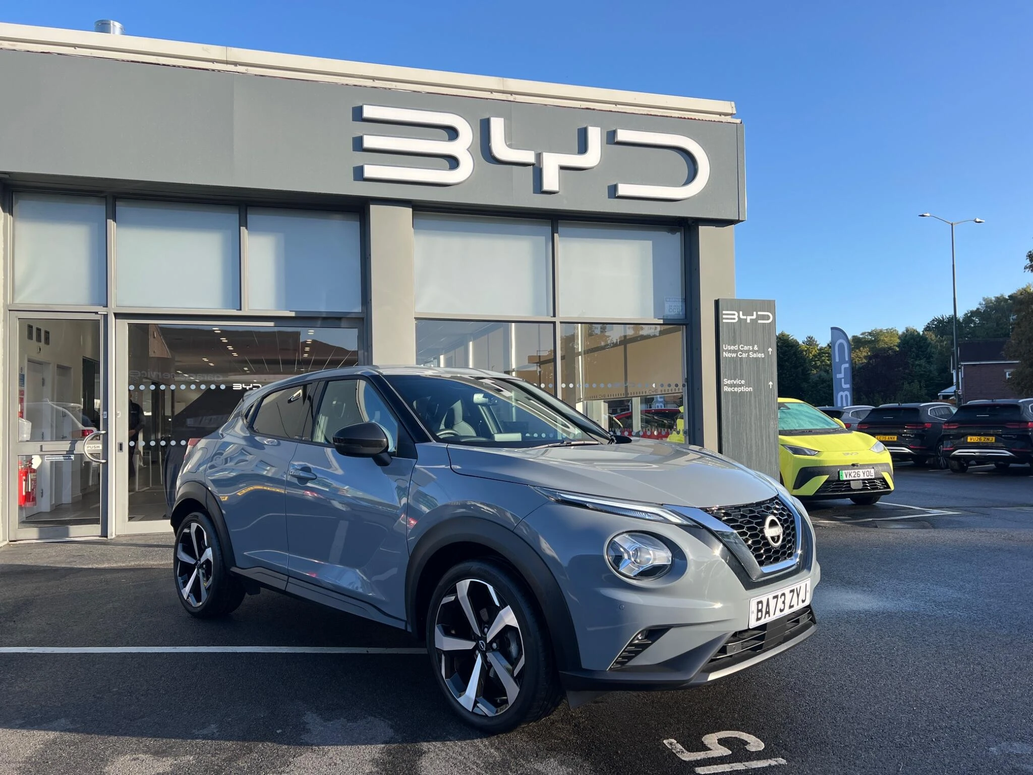 Vehicle image 5