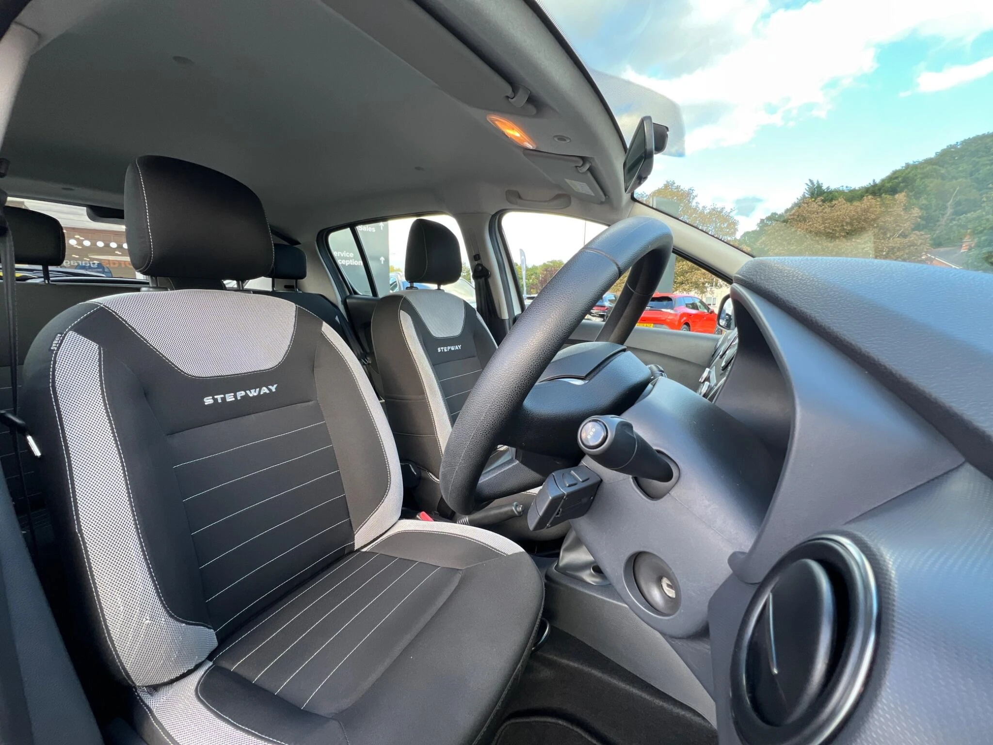 Vehicle image 25