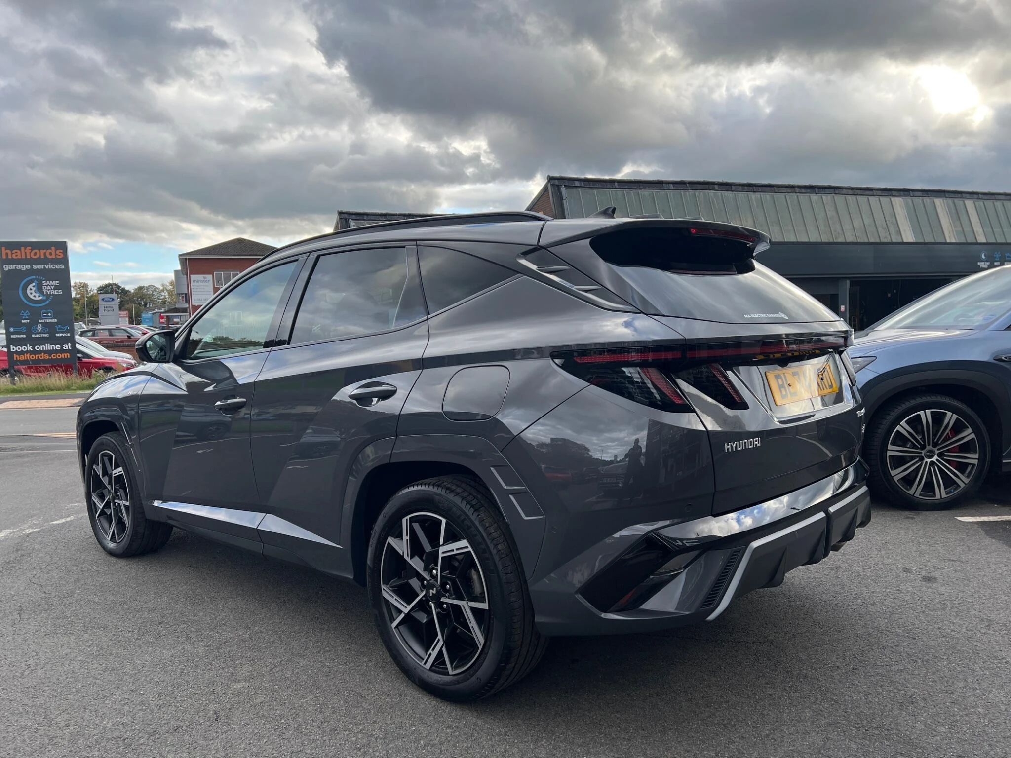 Vehicle image 6