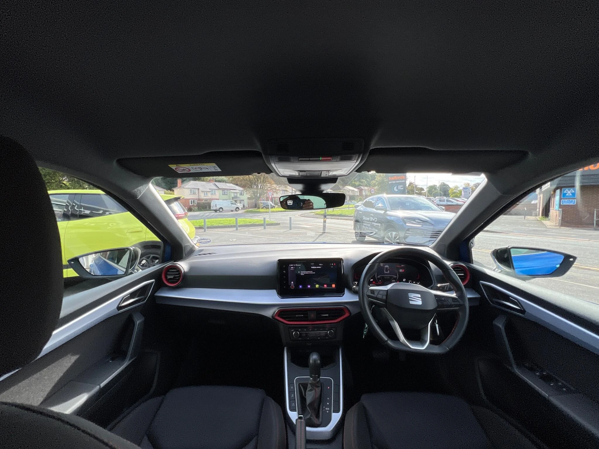 Vehicle image 16