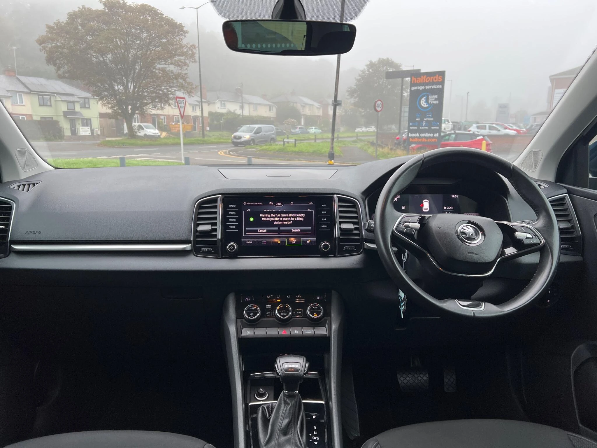 Vehicle image 16