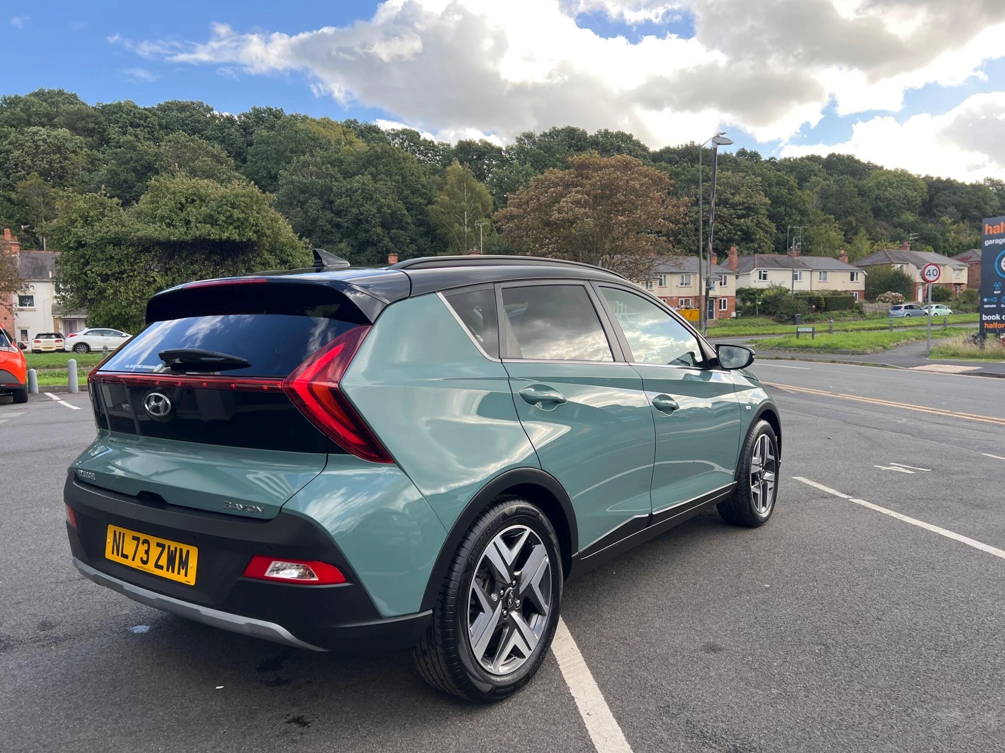 Vehicle image 13