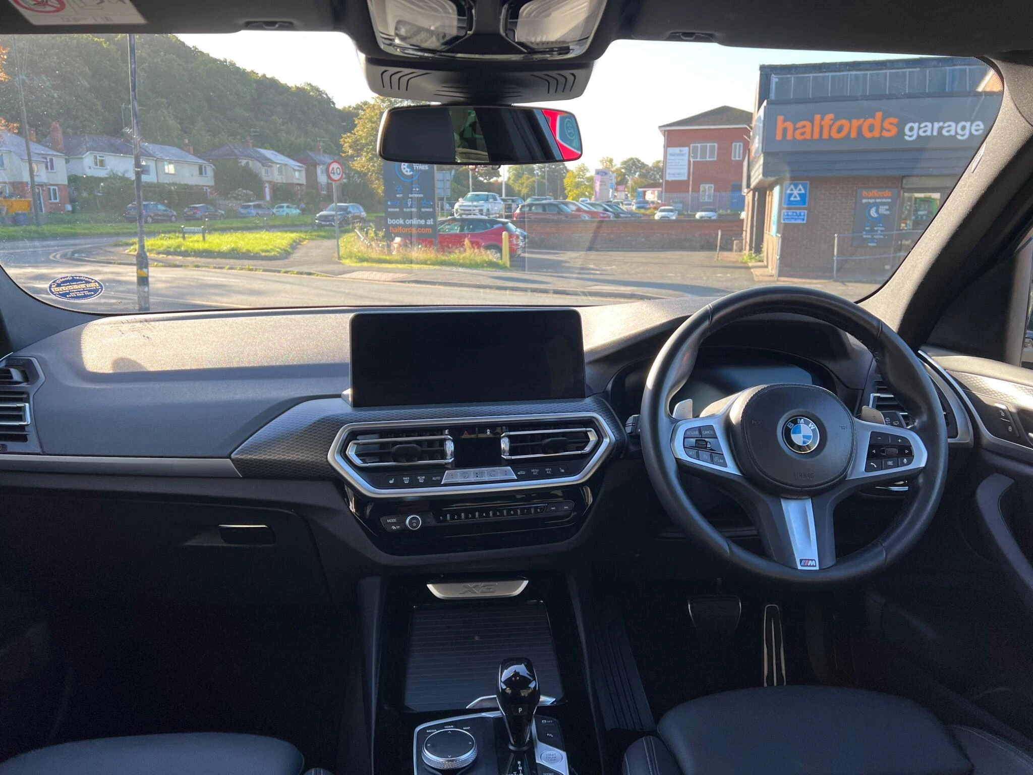 Vehicle image 16