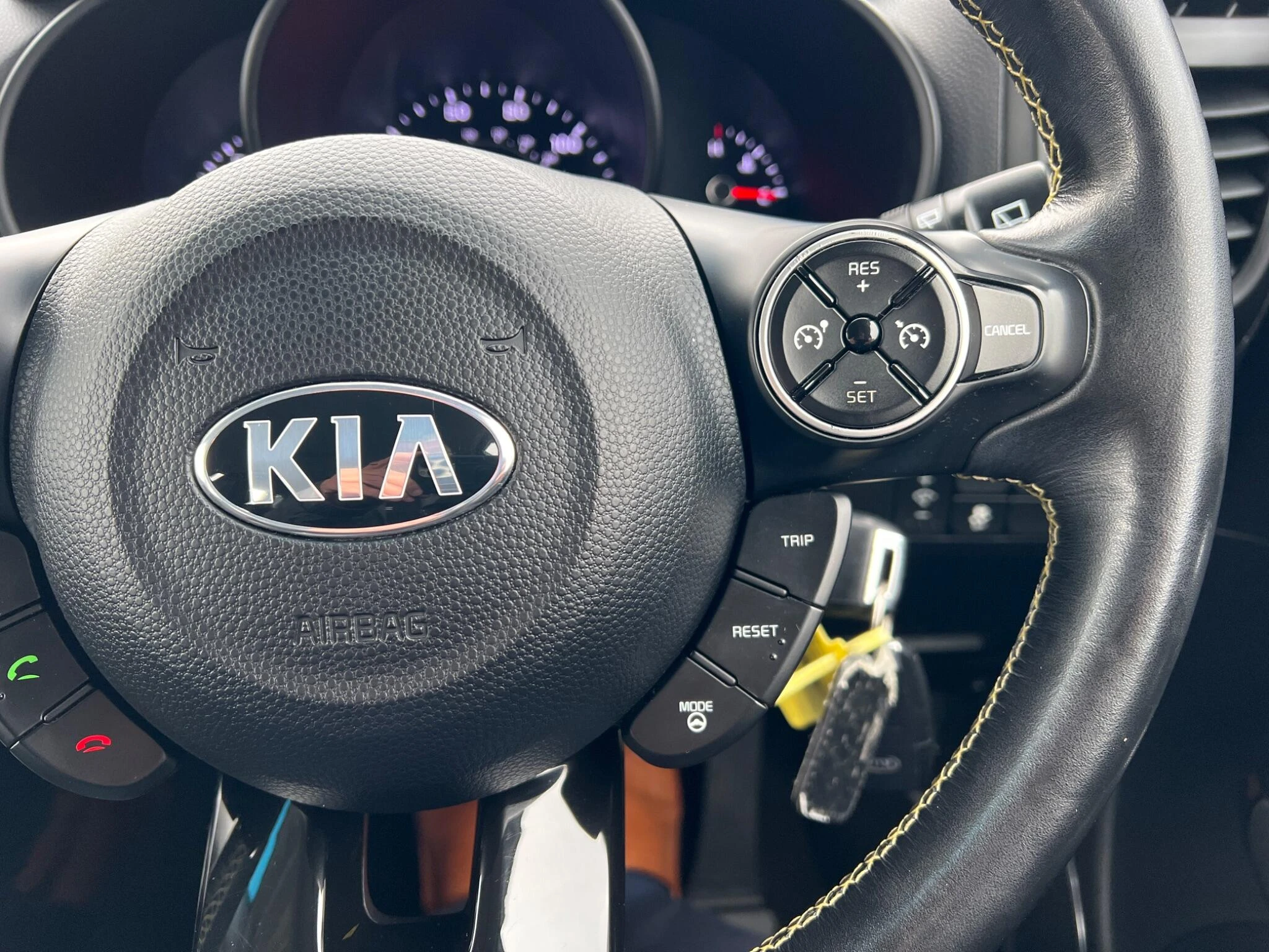 Vehicle image 32